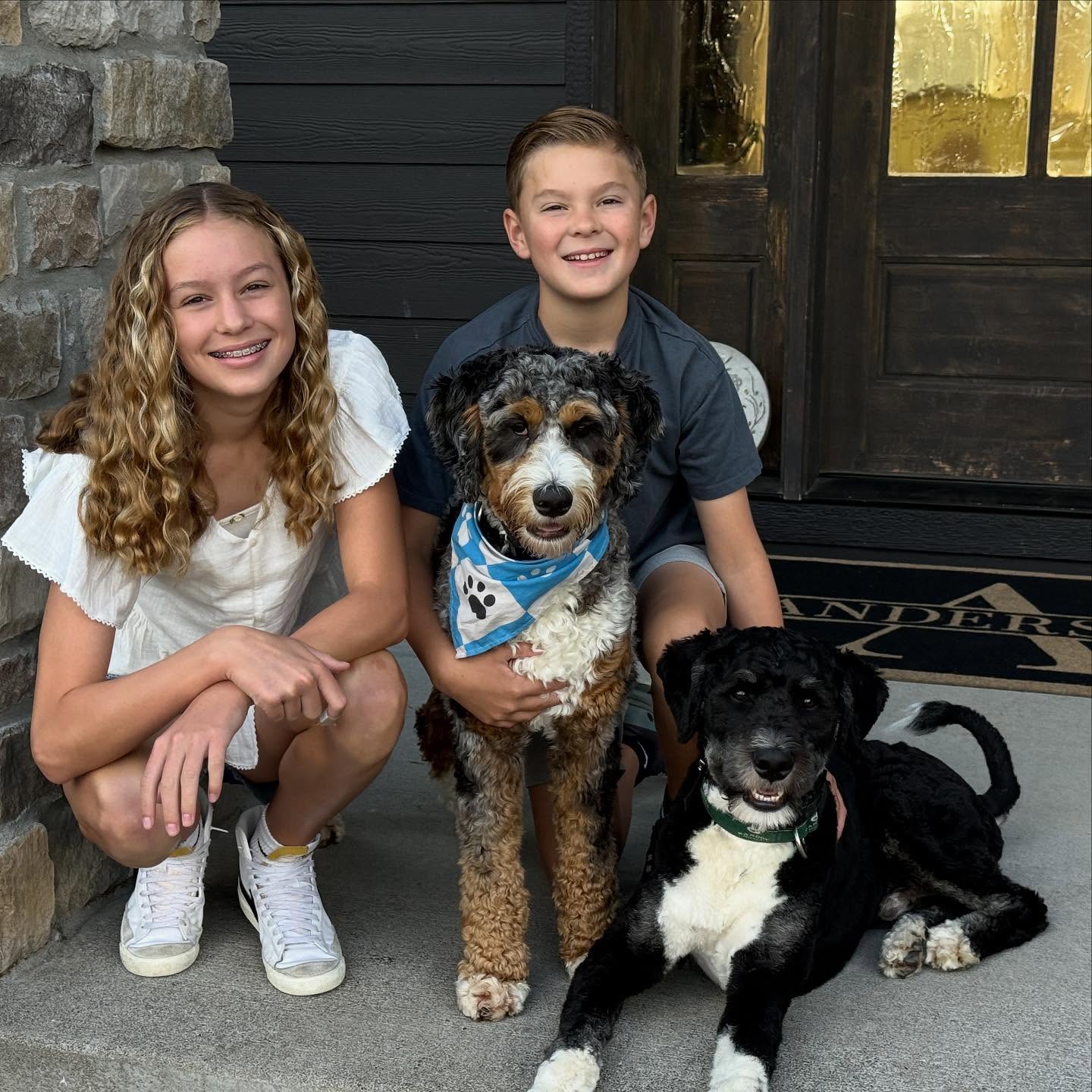 A couple previous LK babies and their family - we just ADORE updates! #LKBernedoodles #bernedoodles