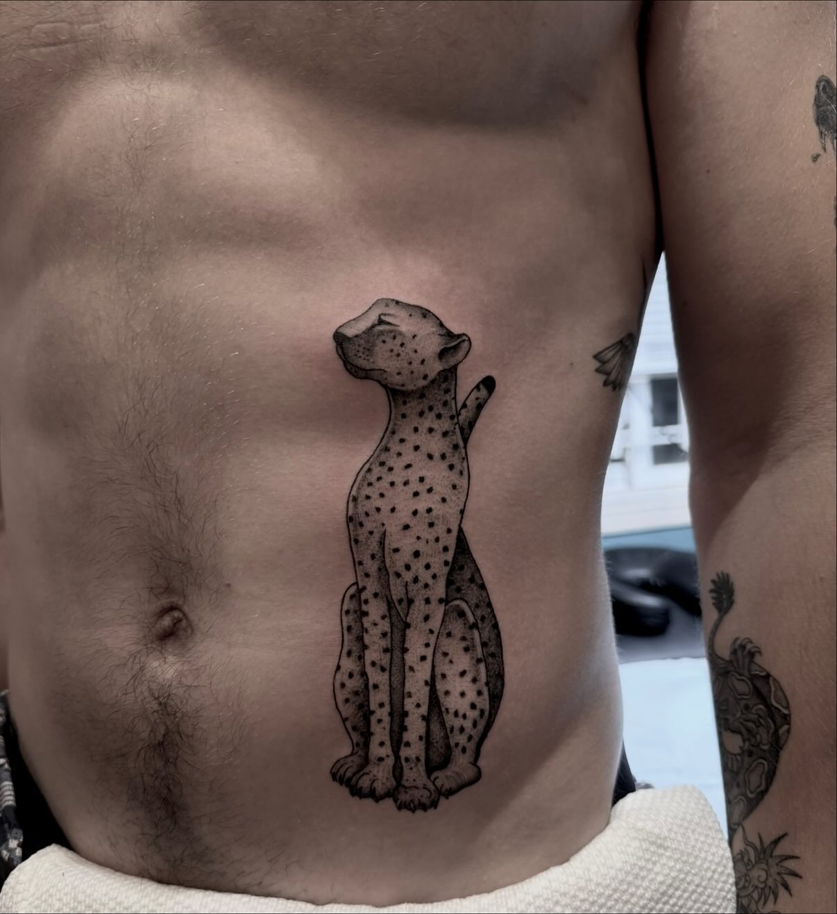 Side stomach leopard for Tommy, thanks again!
#leopardtattoo #stomachtattoo #finelinetattoo #torontotattooartist #blackandgreytattoo #tattoowork #tattoodesign #tattooart #sombragrays