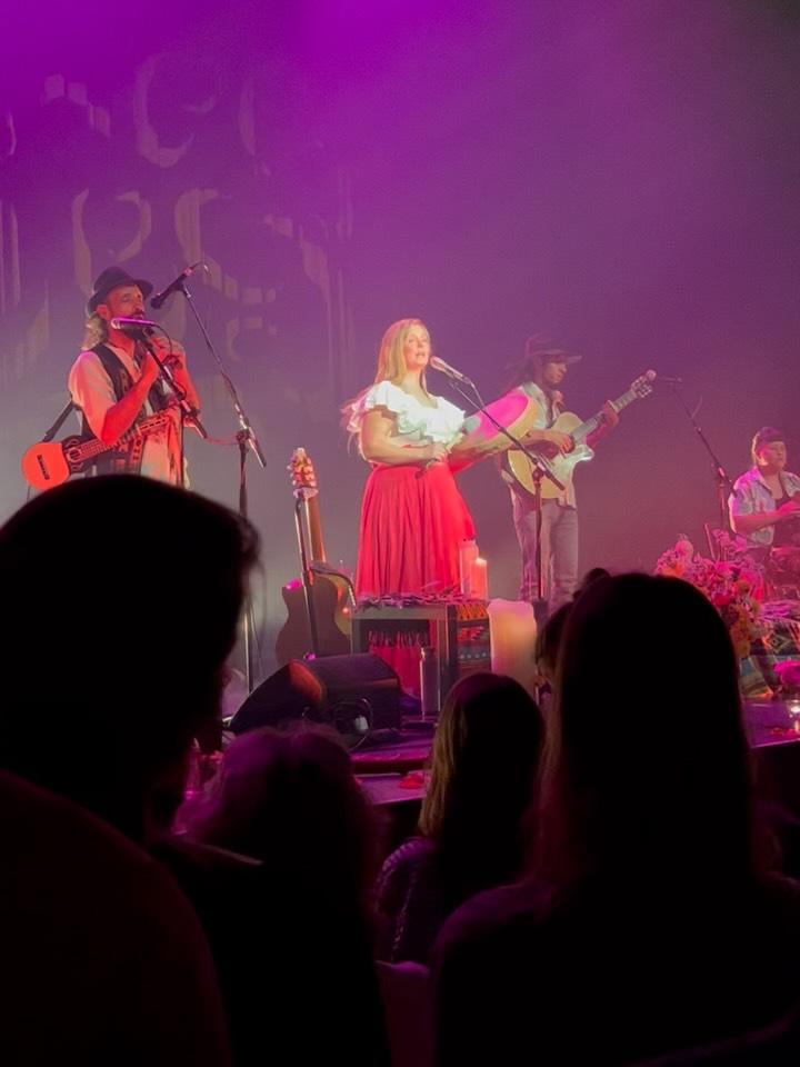 C U R A W A K A Roots and Horizons @curawaka_official i believe - no words are needed. Music Younites. Bleassings🕊️
Big thanx to @universalsounds_ch @annabariyani @tavovazquez_music @ceollintezcatlipoca @ssabrinafigueroa @dario_santamaria_flute @volkshaus.events
.
.
#gratitude #blessings #prayer #music #curawaka #united #allone #unification #peace #love #motherearth #pachamama #nature #hauxhaux