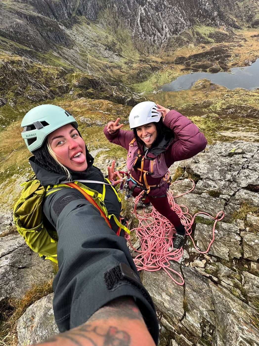 🍂 Cloud inversions…cold dips…mushrooms…layers ☁️🍄🤗 we love Autumn adventures 🏔️🌊
This week’s highlights courtesy of the best girl band around; @miabellabyria @deas_adventures @lucyblue_x @getlostwithgeorgia @anyainthewild @colossalcatpeaks @badass.sup @walk.inthelakes @kirsty__explores @tiasheartandsole @_emmasmyth_ @wildswims_and_adventures @rubinasade @_run_foxy_run_ @znaughalty @kathrynzoe 💫
Tag @femaleexplorers.uk and use #FemaleExplorersUK to share your journey and get featured!
#autumnadventures #girlswhoclimb #hiking #wildcamping #wildswimming #paddleboarding #outdooradventures #adventurewomen #femaleexplorer #hikingcommunity #hikingwomen