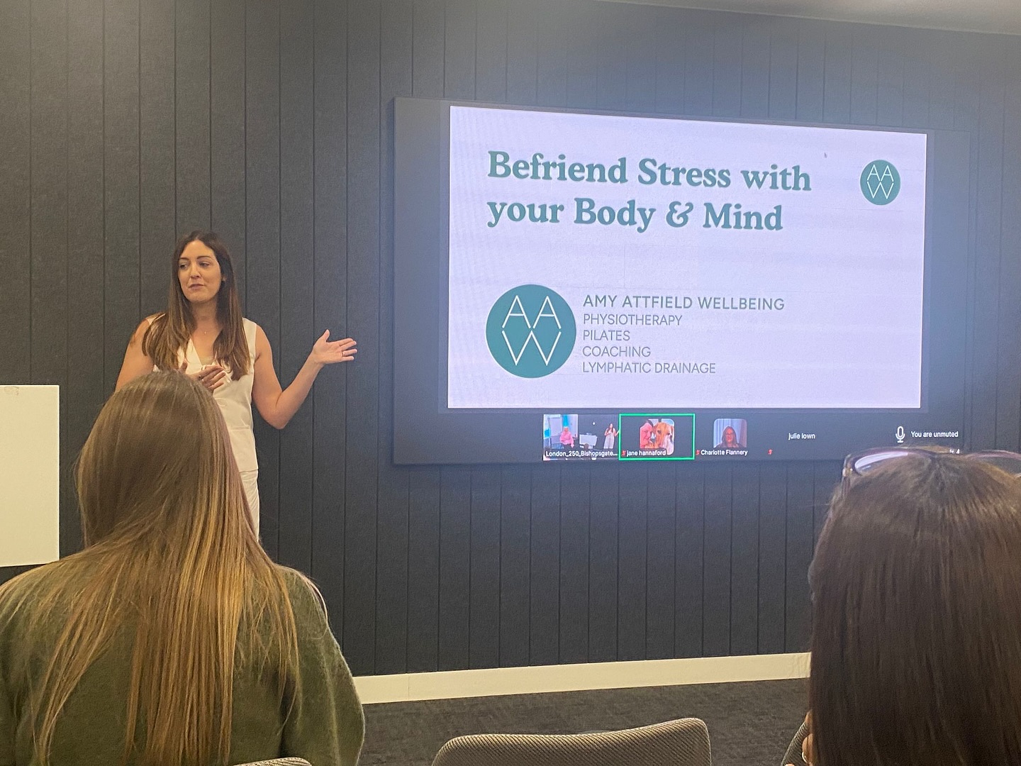 It was a pleasure to lead a wellbeing workshop @natwest Bishopsgate for the wonderful Leadership Support Assistant Team 🤩 - thank you for having me!
We practiced simple and effective resources to look after our bodies and let them support us more in our day to day.
More of this work to come 💫
#empowerment #empowermentcoaching #embodimentpractice #positiveintelligence #polyvagaltheory #physiotherapy
