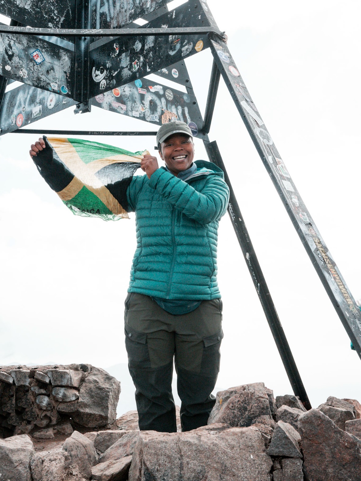 🌞 Smiles for miles 😁🥾💛
Another week of wild wandering with this dream team 💫 @lingualsilence @staywildjen @laviniadoes @walkieticket @emmabayliff sara.the.explara @bailieolivia @annaruddiman @thewildgrace @gemlem_x @em_ilyexplores @earthly.lauren @wherever_she_goes @staceyccole @flissinthefells @annabellebrittle
Tag @femaleexplorers.uk and use #FemaleExplorersUK to share your journey and get featured!
#autumnadventures #girlswhoclimb #hiking #wildcamping #wildswimming #paddleboarding #outdooradventures #adventurewomen #femaleexplorer #hikingcommunity #hikingwomen