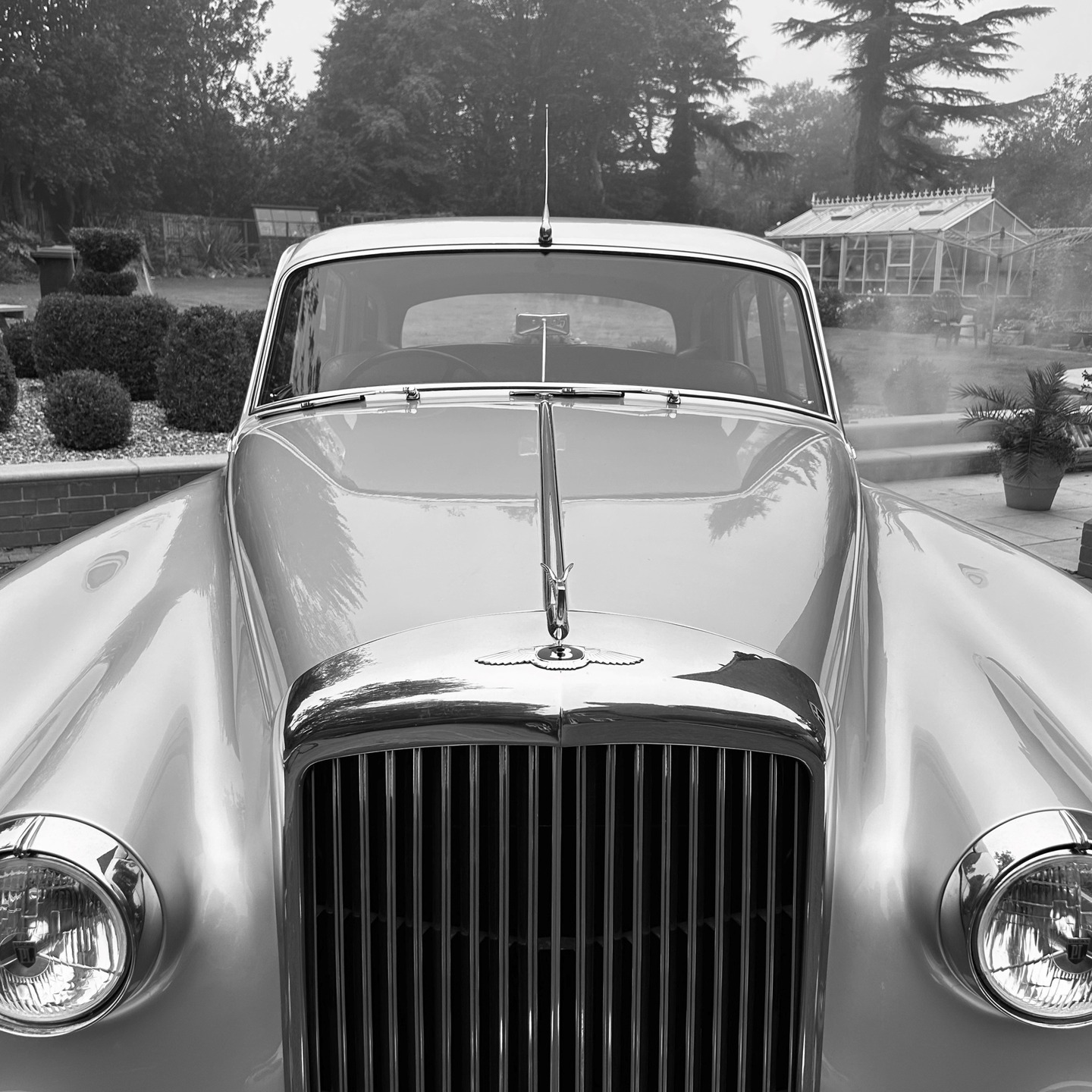 Grilles in the mist!
#lentonlimousines