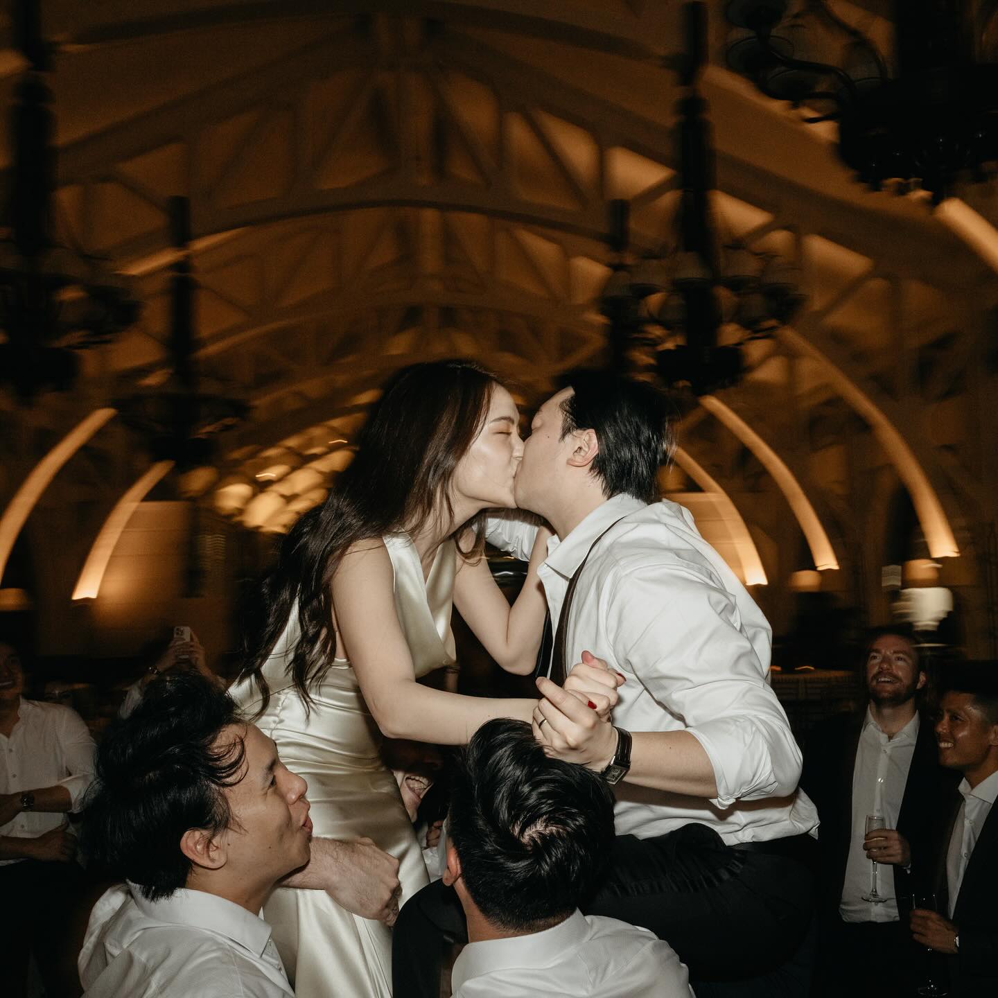 This is the kind of energy we live for, when the formalities fade and the real celebration and party begins! 🍾
We'll always be down for an afterparty 😉
Venue: @fullertonbayhotelsg
Wedding Planner: @idoforyouofficial
Wedding Brand Designer: @istyleforyouofficial
Photographer: @lumafilmsg
Videographer: @mrbombasticproduction
Vow Ceremony Gown: @trulyenamoured
Hair and MakeUp Artist: @cocoonmakeupandhair
Florist: @heartwork_co
Logistics: @1011production
Furniture: @furniche.co
Entertainment: @musicaltouch.sg