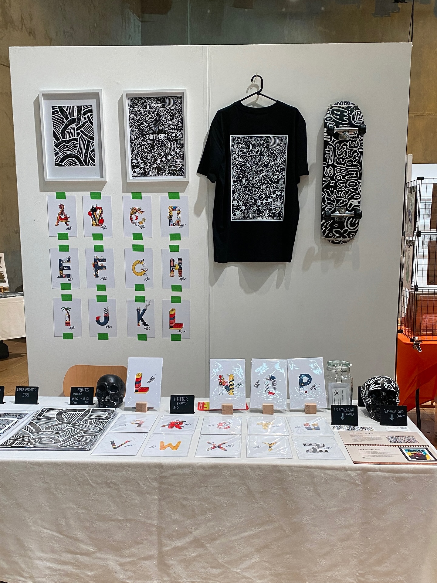 NOTTINGHAM CONTEMPORARY PRINT FAIR 2025:
1 - 3 My stand setup at @nottm_contemp , Timelapse of @davidjohnscarborough helping me set up & Angled shot of my stand showing t-shirts
4-6: Nottingham print, βπΏ and Customer buying Nottingham print
7. Lino print process
8. Lino prints left to airdry
9. Customer buying Lino print
10. Signing letters
11. SOLD! R and B (R&B haha!)
12. Customer buying letter N
13. Customer deciding what to buy
14. Decision made! TRIPLE SALE!
15. Neon T-Shirt front π₯
16. Customer with Neon shirt back
17. Neon t-shirt whites
18. The first simple sale, letter J π
19. @nottm_contemp Print fair poster @shop.contemporary
20. Birds Eye view of my the fair and my stand. π₯
#nottingham #nottinghamart #nottinghamcontemporary #printfair #Lawyartist