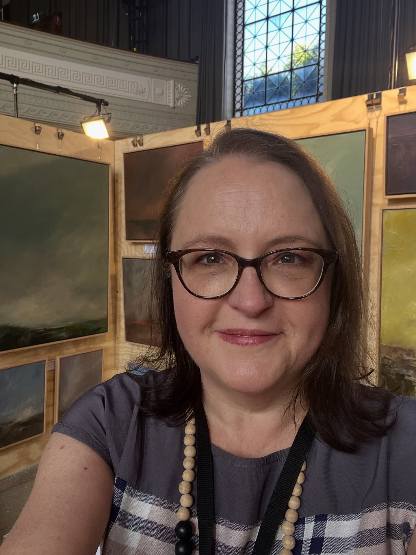 What an incredible day 2 @inner_west_art_fair ! Another awesome day of beautiful conversations and connections with art lovers, it’s been such a fulfilling and positive experience.
I’m so grateful to all the lovely people who chose one of my paintings to take home with them today, I really appreciate your support.
🔴 Another 11 paintings sold today! Thank you all❤️.
We have 1 more day to go. There’s still plenty of amazing art on offer and I’ll be refreshing my booth for tomorrow 👍
Hope to see you at Williamstown Town Hall from 10am to 4pm Sunday 😁