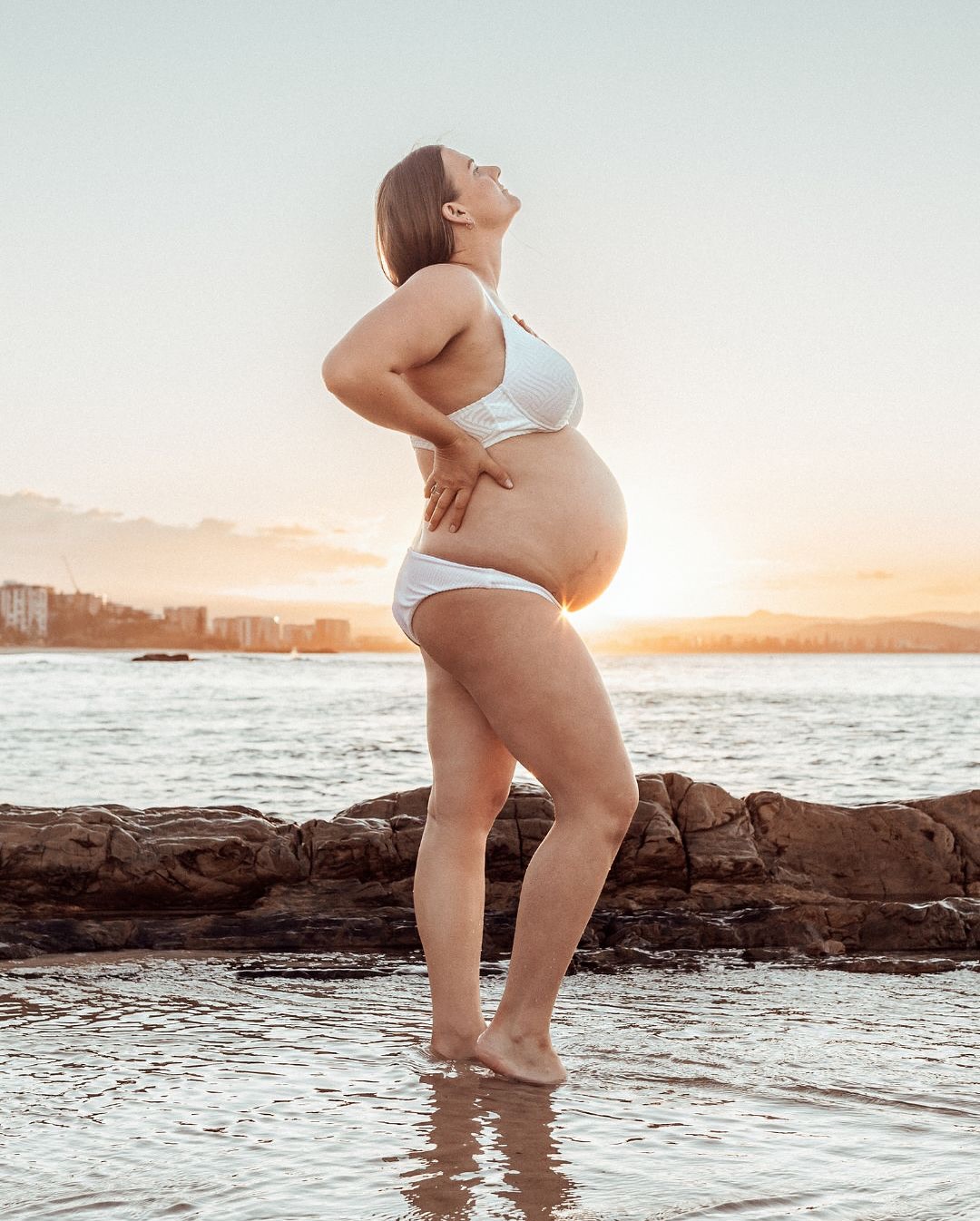 🌙 Between the tides + the moonlight
A season of slowing down, surrendering, and soaking in every ripple of change.
There’s something about the ocean that mirrors motherhood the calm, the chaos, the rhythm, the rise.
📍Captured at golden hour, where the sun kisses the sea and everything feels possible.
#MaternityPhotography #GoldCoastPhotographer #MotherhoodMagic #OliveJuiceLifestyle #BeachMaternitySession #pregnancyjourney