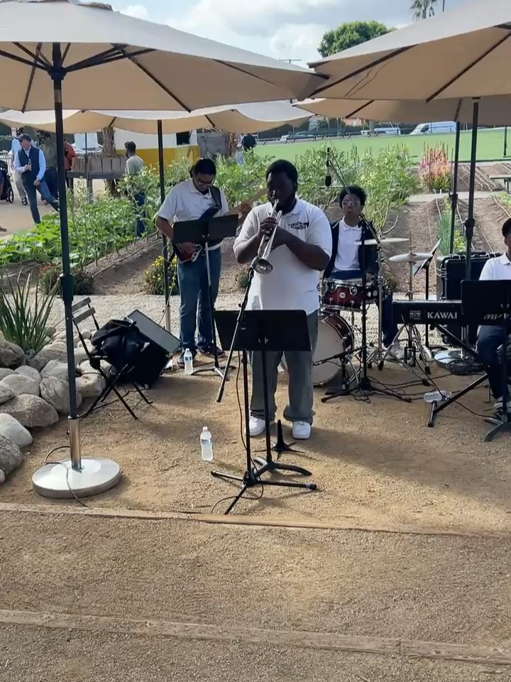 Thank you for having us @almabackyardfarms !🌱 #artseducation #nonprofitorganization #community