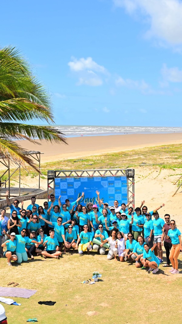 Às vezes, o que mais precisamos não é fazer mais, e sim pausar. 🌿
Respirar fundo. Silenciar o ruído da rotina. Voltar a sentir o próprio corpo, a fome real, o prazer do momento presente.
O Pause foi sobre isso: um lembrete de que cuidar da mente também é cuidar da relação com a comida.
Que saúde mental e comportamento alimentar caminham juntos. 💛
Gratidão a todos que estiveram com a gente nessa manhã incrível, e aos nossos patrocinadores que tornaram tudo possível.
@kaduemporionatural
@helpmed.se
@hibiscosdeckbar
@reintegrarsaudemental
@paraisodasflores
@csainteligenciafinanceira
@graficapublicart
@tarjabranca
@sevenalfaiataria
@tycamisaria
@confeitarialuciacarneiro_
@elienenascimentomassoterapeuta
@carolegalindo
@profcarolverissimo
@mary_carvaalho
Foi lindo pausar ao lado de vocês.
✨ Aguardem os próximos encontros de Bianca Costa Nutricionista e Dra Ana Raquel Santiago Psiquiatra — seguimos juntos nessa jornada de equilíbrio, consciência e leveza. 🌞
#Pause #SaudeMental #ComportamentoAlimentar #NutriçãoComportamental #Autocuidado #MindfulEating #CuidarÉPausar