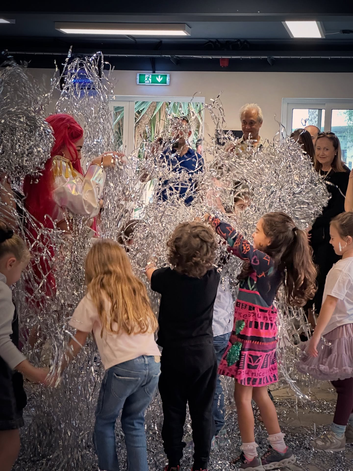 ๐คโจ Step into the spotlight with our NEW K-Pop Star Experience! โจ๐ค
Get ready to sing, dance, and shine like your favourite idols! โ this party is pure Seoul-powered energy! ๐
Perfect for little superstars who love K-Pop beats, stage moments, and matching outfits.
Itโs your time to shine โ lights, camera, K-Pop!