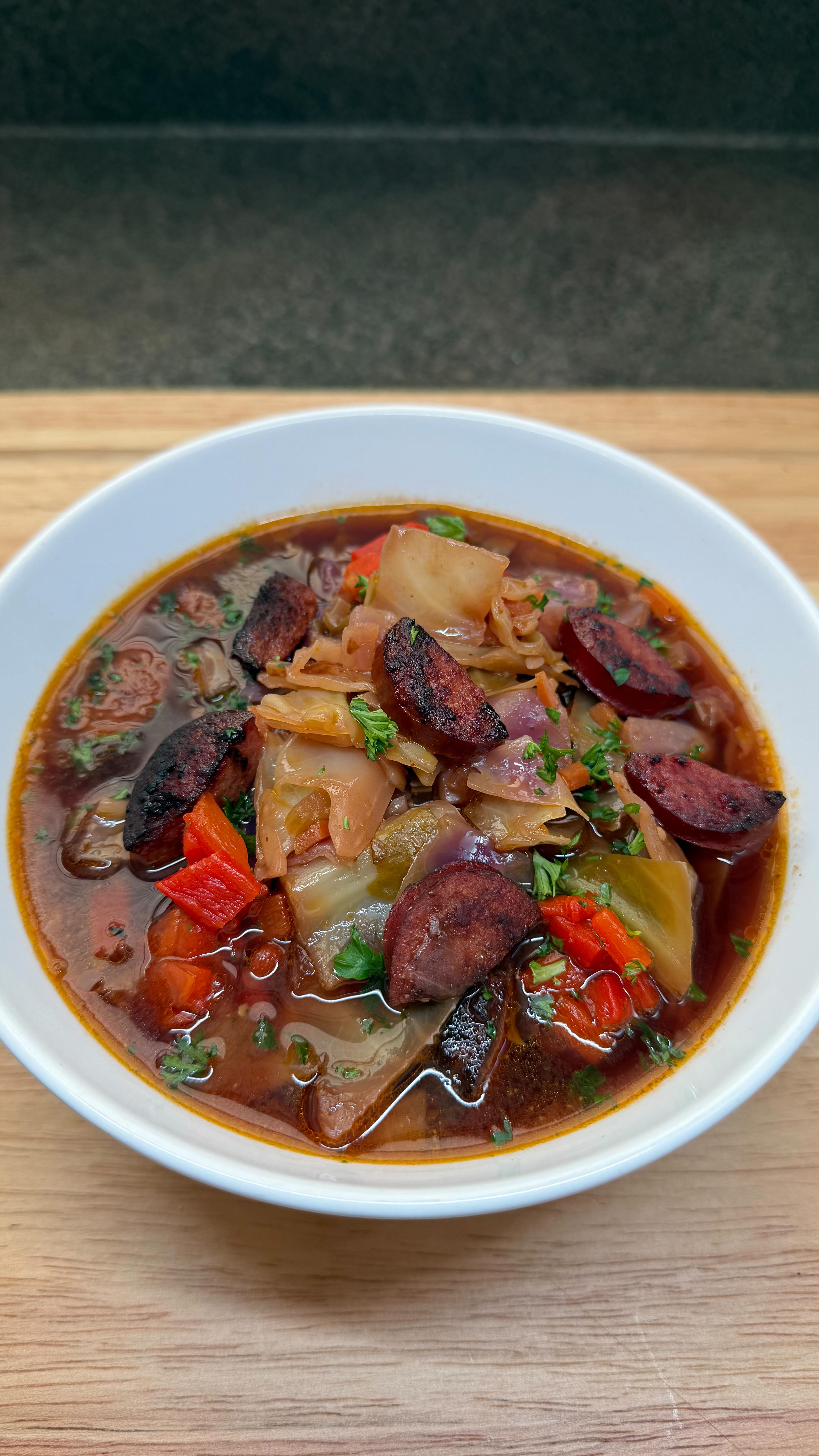 Smoked Beef Sausage & Cabbage Soup🥣 . Hearty Serving of Meat & Vegetables, Earthy & Easy to whip Up. Link to recipe in bio✅. Enjoy
#soup #season #recipe #chef #teach #travel #privatechef #uhnw