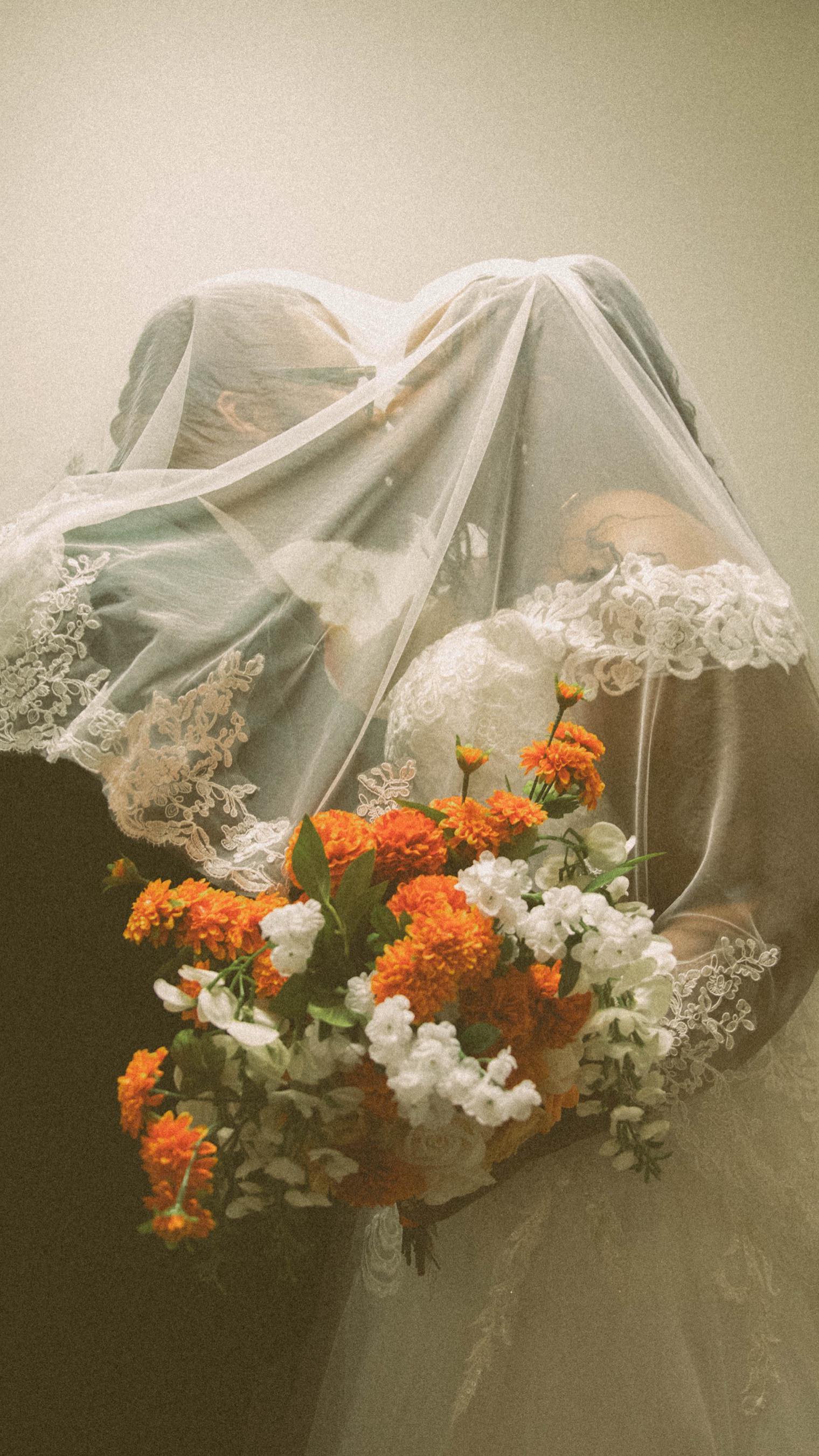 Another beautiful Michigan wedding in the books. A fall day filled with love, color, and culture — a stunning American-Nigerian celebration that overflowed with intention and joy. So thankful I get to witness and capture love stories like this one. 🧡
#MichiganWedding #FallWeddingInspo #NigerianWedding #AmericanNigerianWedding #WeddingPhotographer #MichiganPhotographer #GrandRapidsPhotographer