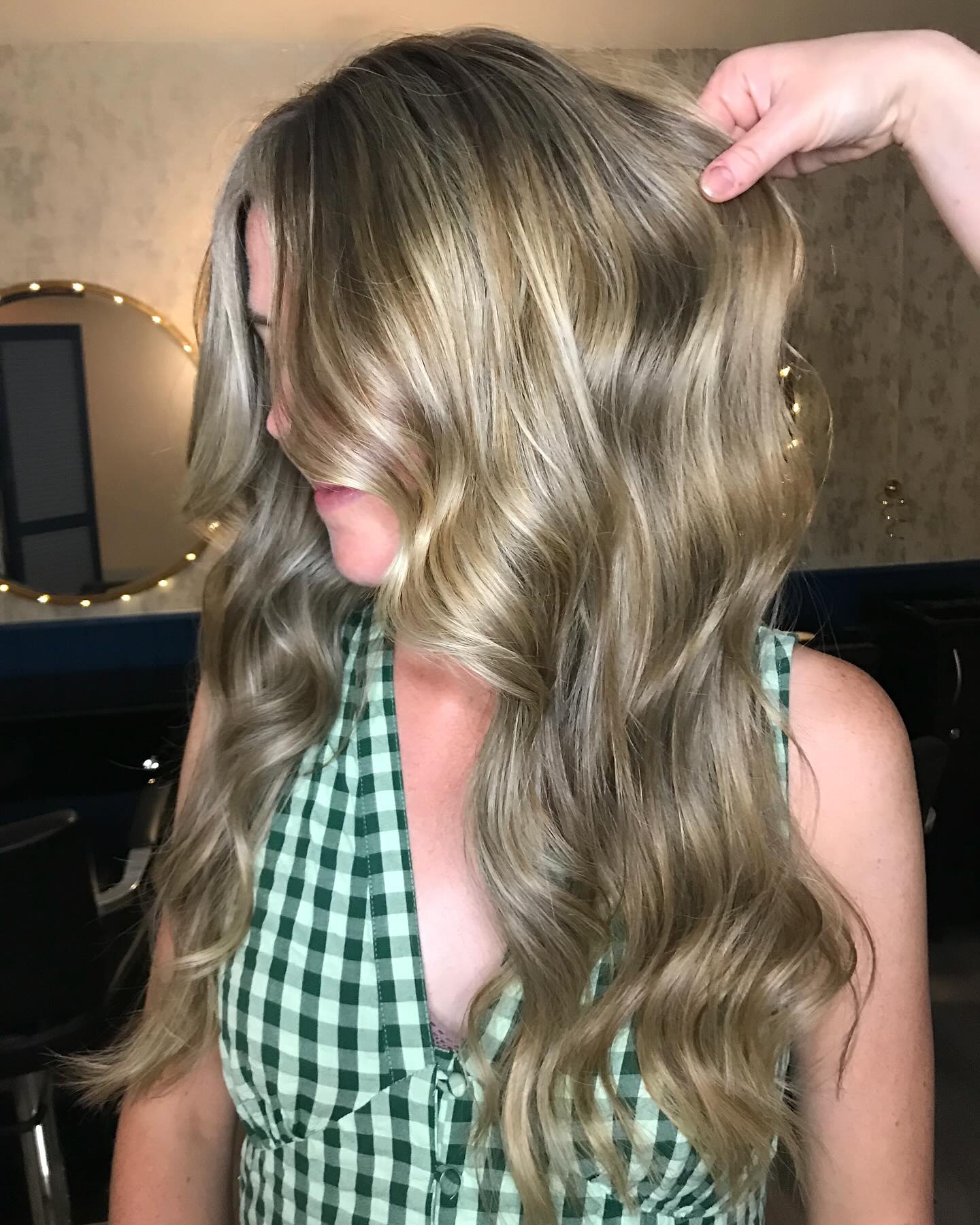 Sandy-Vanilla blond 😍
If you are after natural looking hair colour get in touch via email: salon@haircolourstudio.co.uk
.
#hairbeforeandafters #hairtransformations #sandyashblonde #balayge #babylightsandbalayage #ashblonde #ukhairsalon #londoncolourist #vanillaash #ashblondbalayage #foliage #londonbesthairsalon #hairofinsta #hairofinstgram
