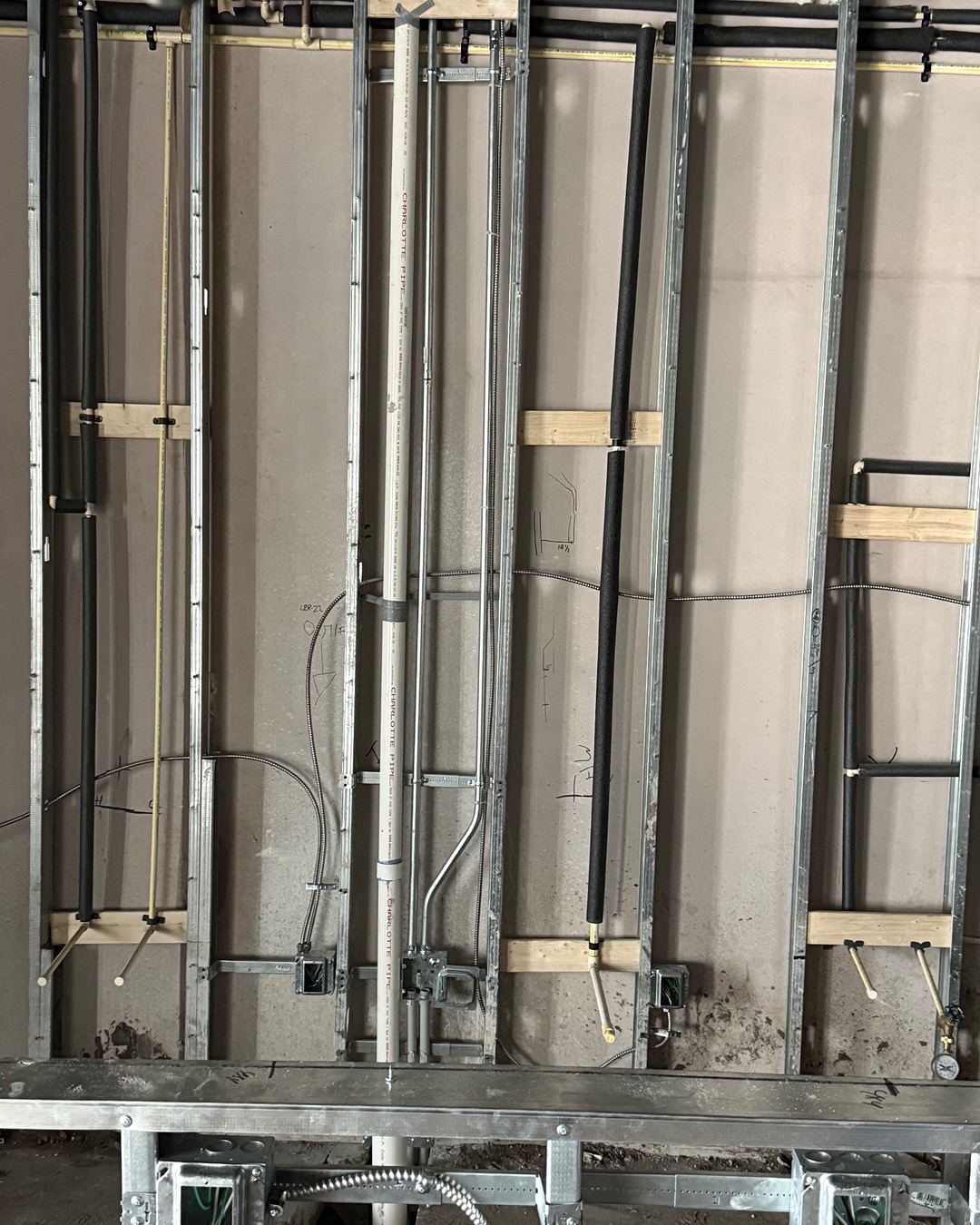 The electric ⚡️ work progress continues at @cafebaristafl , thanks so much @cityelectricsupplyusa for supplies on time all the material that we need.