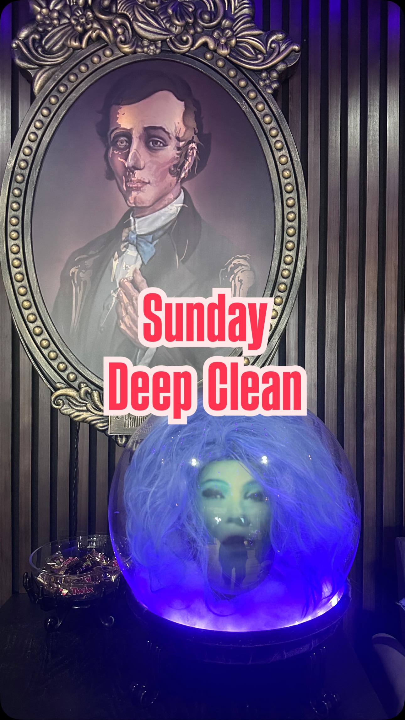 Sunday deep clean ✅ Feels so good to start the week fresh… even though we all know it’ll be dusty again the moment our clients roll in 😂💅
#nailsalonclean #deepcleaning #halloween #halloweendecor #hauntedmansion #hauntedmansiondecor #disneydecor #hawaiinailsalon #bigislandnailsalon #coutureclaws