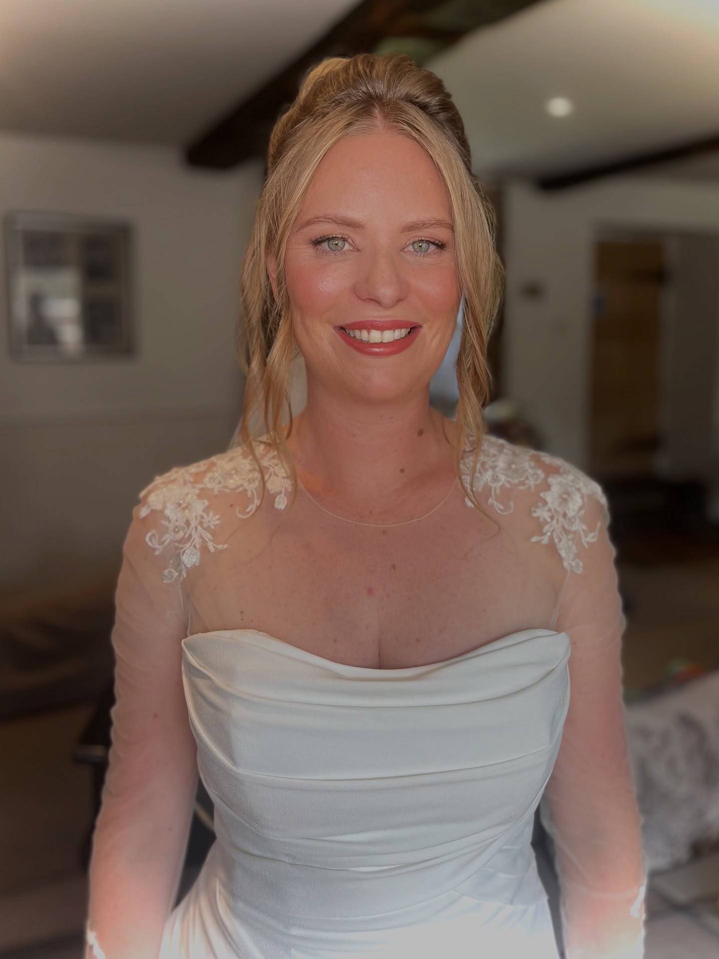 🕊️🤍 Lovely Lucy 🤍🕊️
What an absolute joy it was to be part of Lucy’s wedding morning back in August 💕 Lucy was the definition of a relaxed bride…. Calm, easy going and such a lovely presence from start to finish. The morning was full of laughter, love and even a couple of adorable appearances from her two cute kitties 🐾 (the best little bridal prep companions!)
I had the pleasure of doing makeup for Lucy and her beautiful bridal party. For Lucy’s makeup we went for a soft, glowing look that enhanced her natural beauty. Fresh, radiant skin, a subtle shimmer on the eyes and a pop of colour on the lips to complete her effortlessly elegant bridal glam ✨
It was such a relaxed and happy morning and I’m so grateful to have been part of it. Thank you Lucy, for trusting me with your makeup on such a special day. You looked absolutely stunning! 🤍
Hair by @katielthairdressing at @thelittlesanctuary 🌿
#simplygorgeousbride #dorsetbridalmakeupartist #bridalmakeupdorset