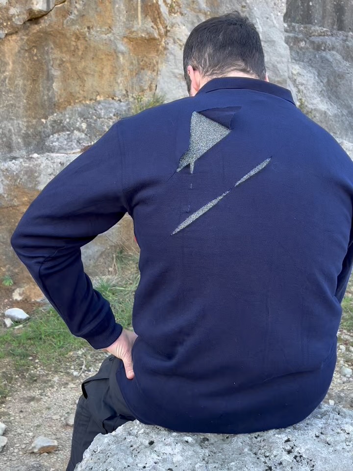 Test terrain â
â Protection validĂ©e.
Nos polos anti-couteau manches longues ont Ă©tĂ© mis Ă lâĂ©preuve en conditions rĂ©elles : coups portĂ©s au bras et au dos â ïžaucune blessure.
Conçus pour les professionnels de la sĂ©curitĂ©, les forces de lâordre et les Ă©quipes dâintervention.
đĄïž Confort, discrĂ©tion et protection certifiĂ©e.
#Sécurité #Police #Gendarmerie #douane #emraarmement #policemunicipale