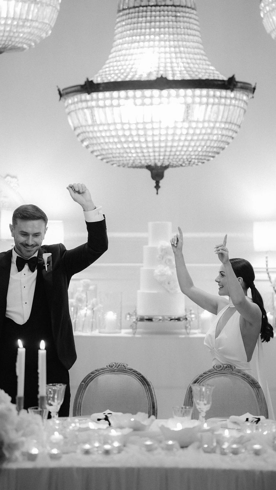 A private first dance as the newly weds is so special 🥹✨🤍
Planner - @veil_veu
Venue - @solardalevada_lagodoscisnes
Photography - @moisessoaresw_photographer
Dresses - @evalendel
Suits - @whitfieldandward
Bride Makeup - @kiimmiki
Bride Hair - @hayleyboothmakeup
Content creator - @forevermorecontent
DJ - @cloudninept
Florist - @vilaverdeemflor