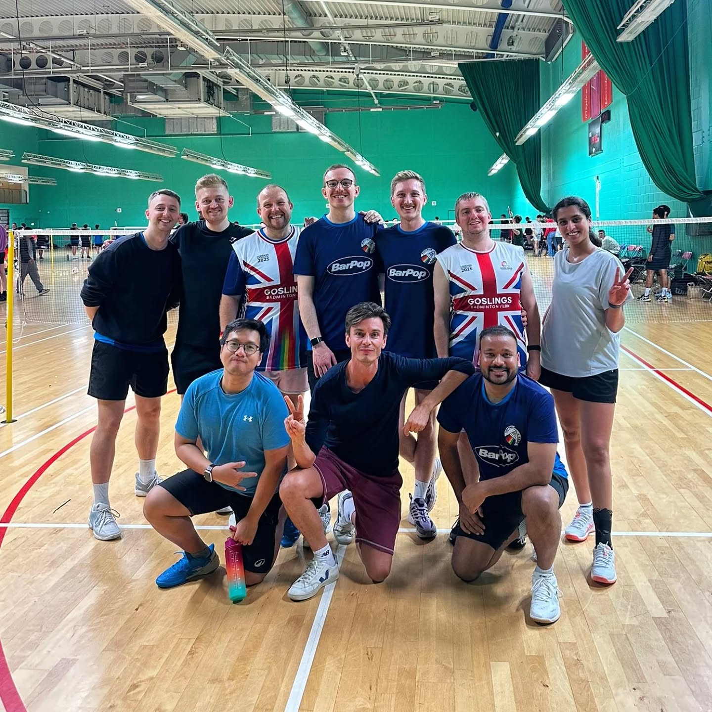 LONDON INTERNATIONAL 2025 šø š³ļøāš š¬š§
Our lovely friends from @northern_cocks
--
#gaybadminton
#lgbtsports
#GoslingsLondon
#gaylondon
#LondonInternational2025