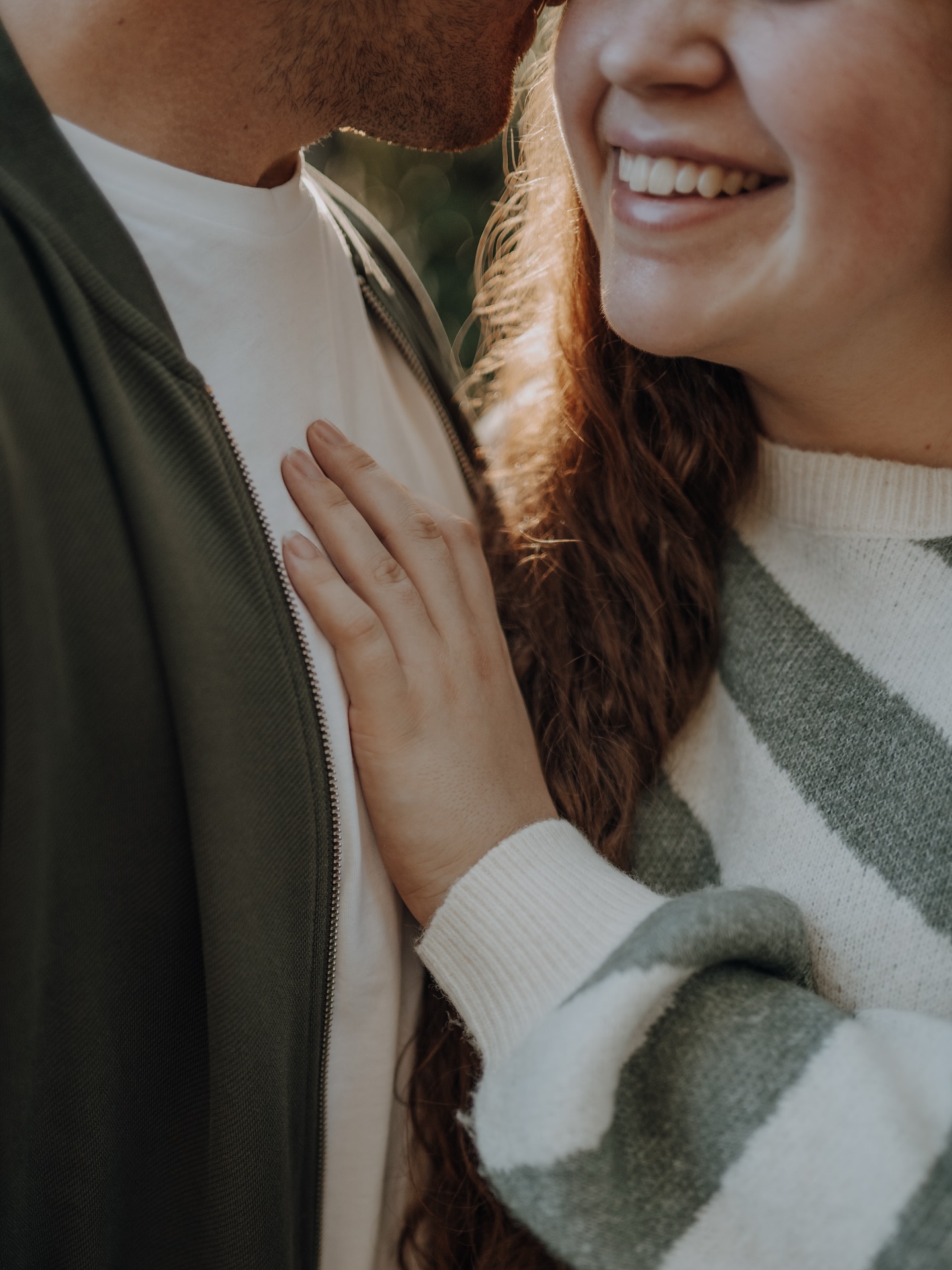 Was nicht aufgehört hat nachdem ich keine Hochzeiten mehr fotografiere? Ich liebe es Hände zu fotografieren. So ein wunderschönes Detail einfach, egal ob beim Paarshooting, mit euren Kleinsten oder der Oma 🫶🏻✨ Einfach immer Special!
#paarshooting #munderkingen #paarfotografie #lovebirds #authenticlovemag #emotionalstorytelling #heartfull #couplephotoshoot