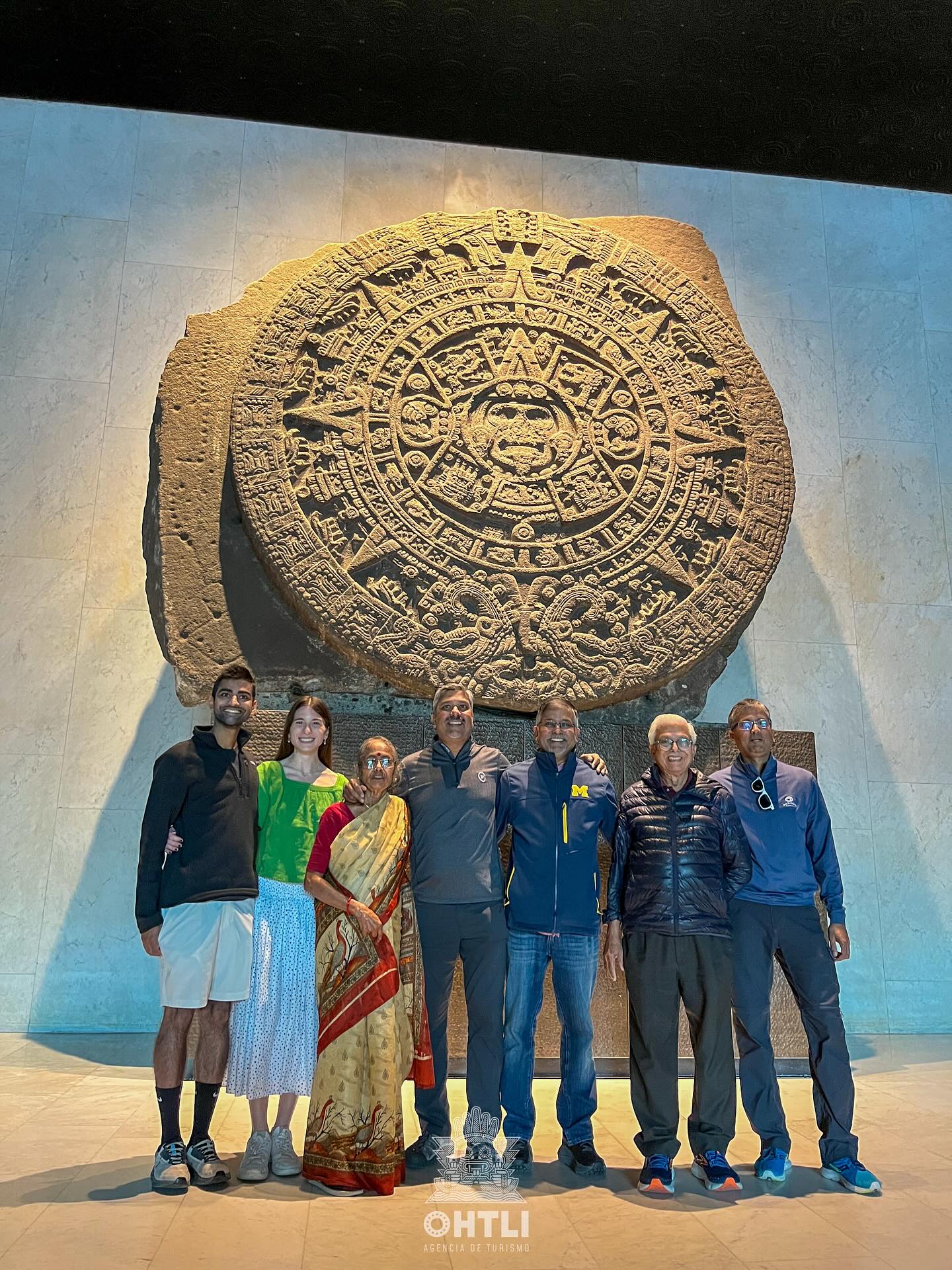 Muy felices de atender a nuestros amigos de la #India en el Museo Nacional de Antropología en la Ciudad de México 🇲🇽
#guiasdeturistasmexico #guiasdeturismo #guiascertificados #guiasdeturistas #mexico #guiasdeturistasenmexico #conocemexico #fyp #parati #cdmx #visitmexico #mexicocity #museos
