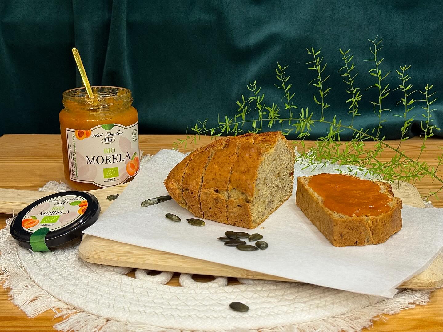 Jesień pachnie chlebkiem bananowym i smakuje morelą 🍞🍑
Nasz dżem to 80% owoc