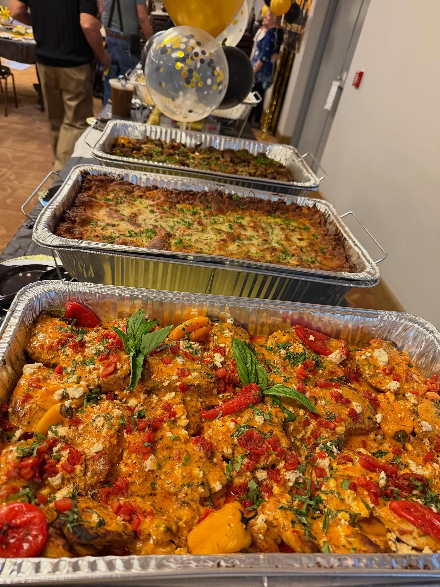 No matter what aesthetics are required for an event, the quality of Food, Presentation & Professionalism is of highest Priority. Let us Feed your Soul👨🏽🍳🔥. Booking form in bio✅. Let’s celebrate Excellence Together
#anniversary #chef #catering #dinner #reunion #private #columbus #business #food #luxurylifestyle #gourmet #art