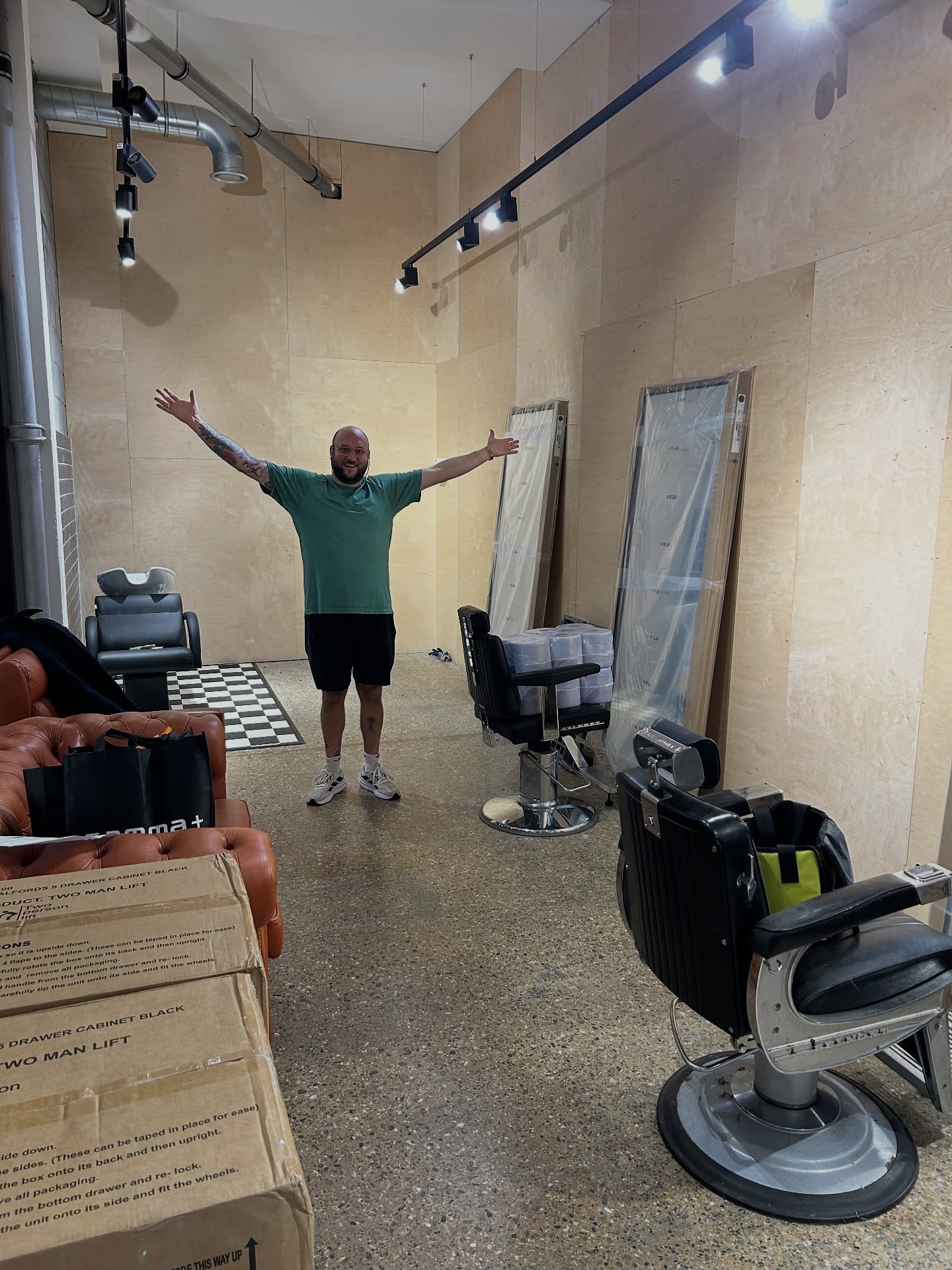 Coming along nicely! Looking forward to next week
#dalston #dalstonbarber #barberdalston #barber #barberhackney #hackneybarber #hackney