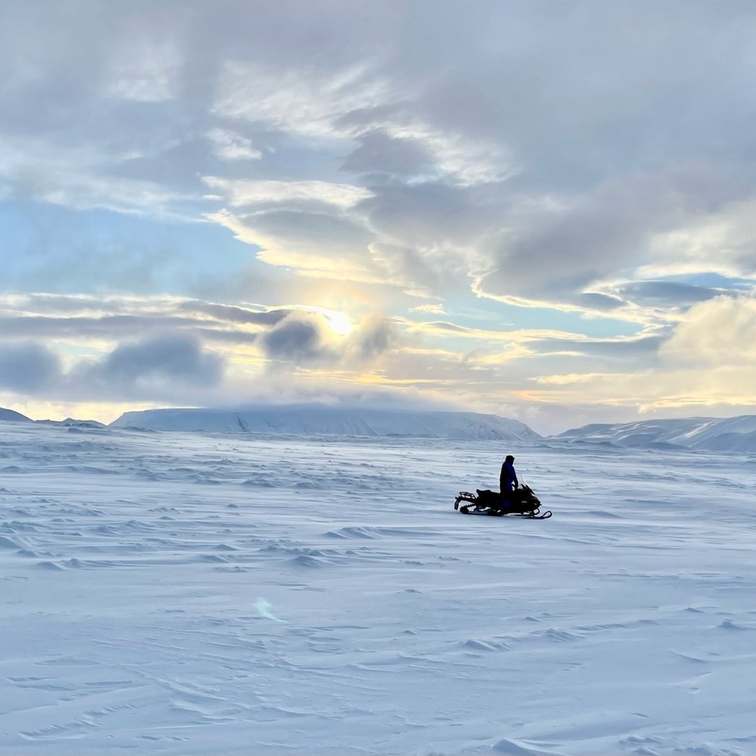 Endless white horizons and pure adrenaline ❄️
Winter snowmobiling in North Iceland hits different. Feel the power beneath you as you carve through untouched snow, surrounded by mountains that seem to touch the sky. This is freedom on two skis.
Our guides know every ridge, every valley, every perfect moment. Ready to ride?
www.geotravel.is
#snowmobile #winteradventure #iceland #northiceland #adrenaline #myvatn #geotravel #winterwonderland #visitnorthiceland