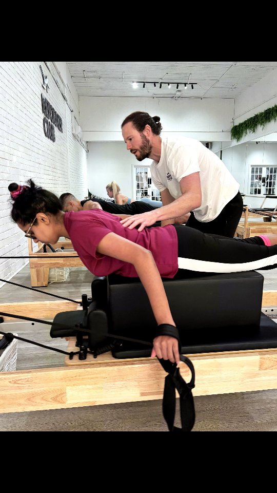 I have recently added Reformer Pilates to the list of services I offer, it really does fit well into my practice and the prehab/rehabilitation I have already been doing over the last 5 years. Reformer Pilates produces so many great results to my clients and students, some of these being:
✔️ Better core and over stability with in the body
✔️ Better body alignment and awareness
✔️ Reduced tension around hips and posterior chain
✔️Improves balance, control and coordination.
☕
#mastermindframes #personaltrainer #functionalfitness #pilates #croydon #functionaltraining #myptcroydon #reformer #reformer #reformerLondon #londonreformerpilates