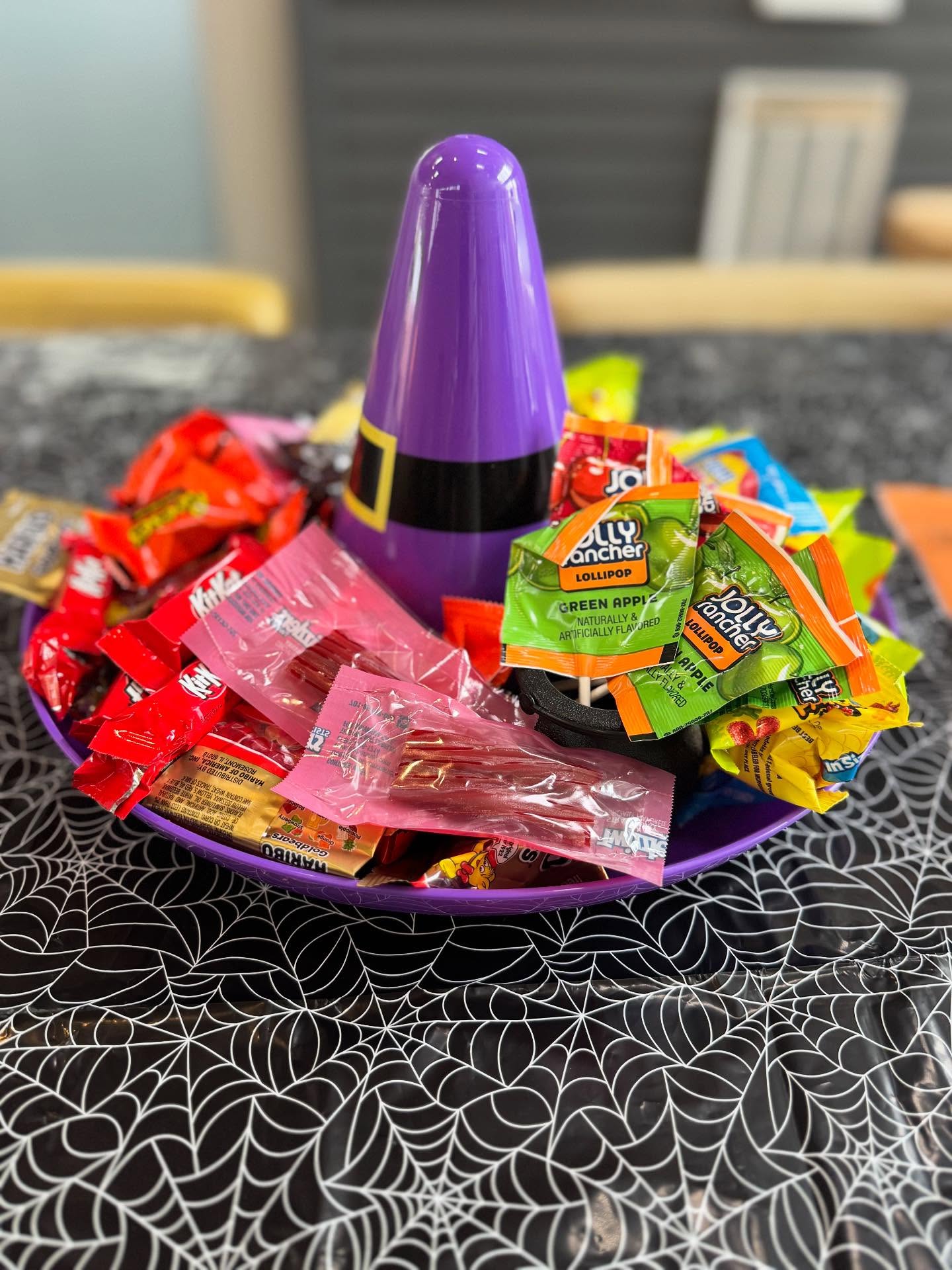 Hey there residents! Come visit us down at the clubhouse for some spooky treats! And don’t forget to bring your furry friends! 👻
#halloween #apartment