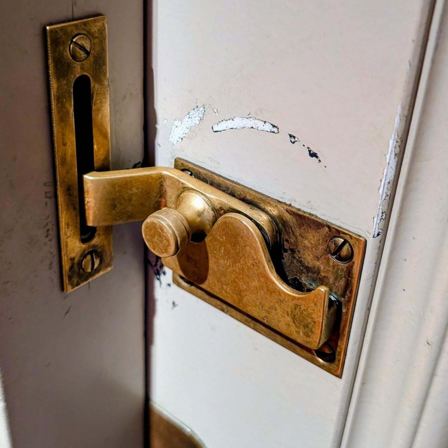Simple lock mechanism