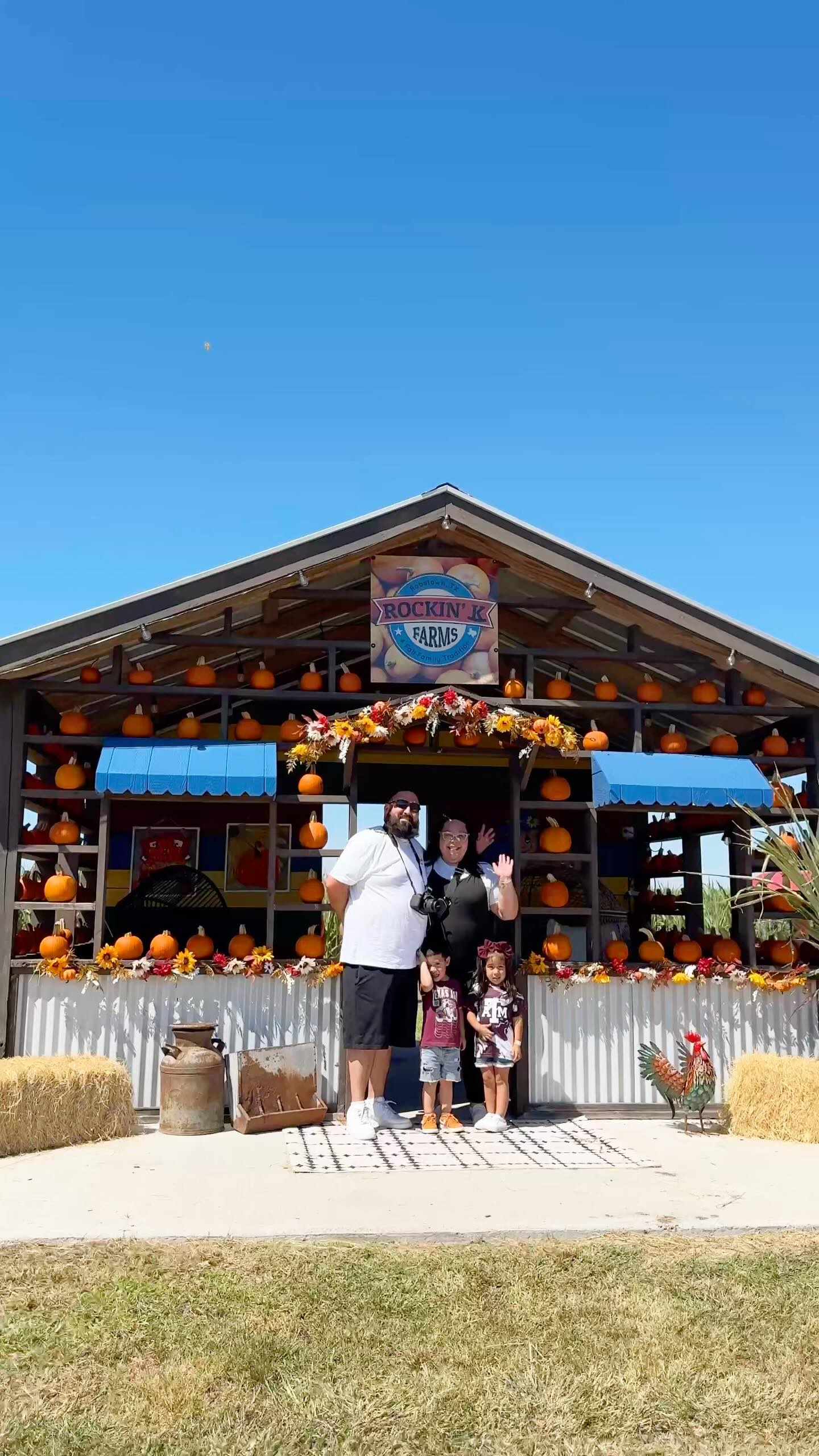 THIS IS IT! Your final weekend to experience all the fall fun at Rockin’ K! Don’t miss your chance to snap those perfect fall pics and join in on your fav attractions before the season ends! 🎃🤎
