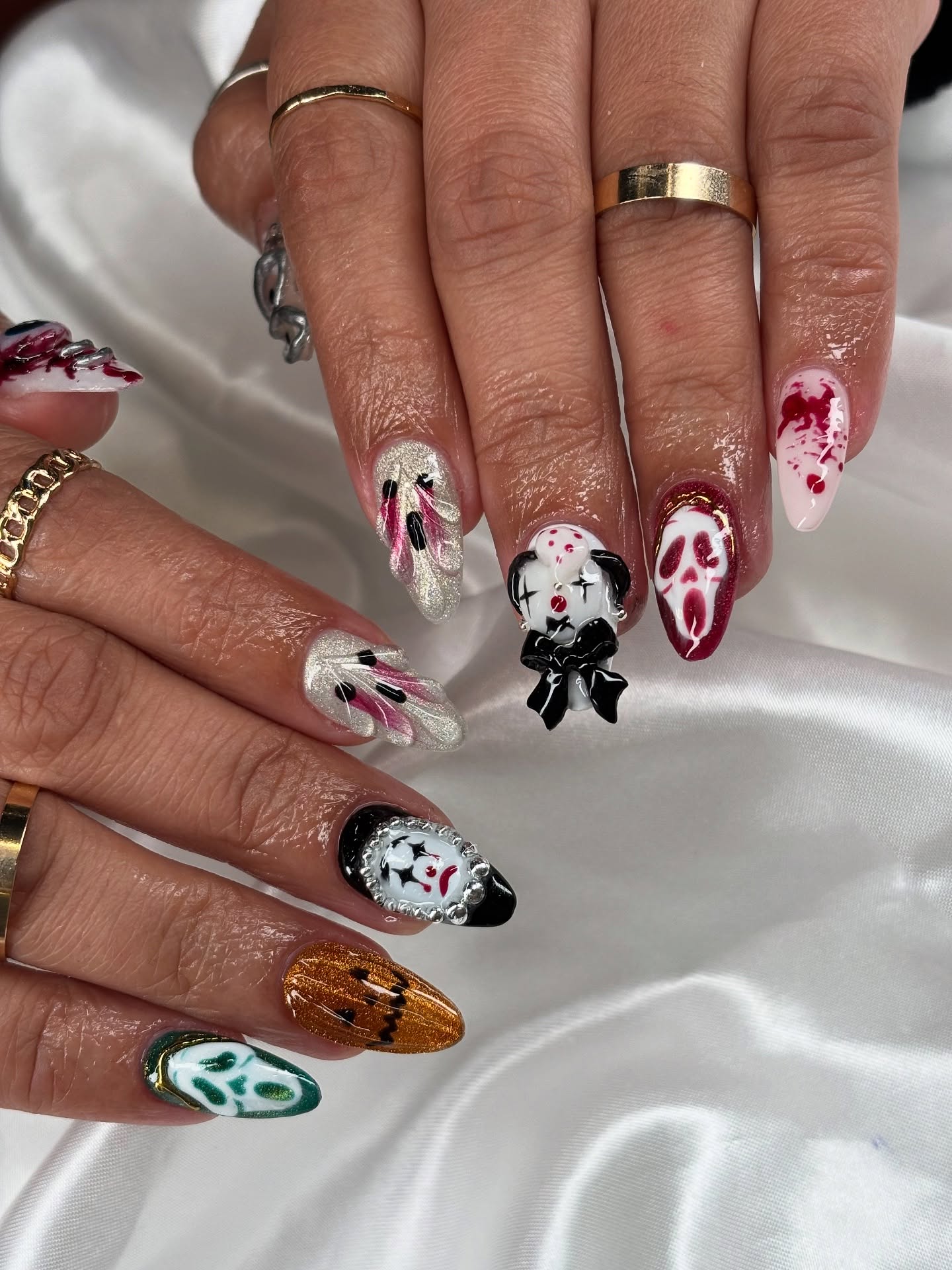 Creepin’ it real 🩸 @robsonnailsspa
#hallowen #creepy #nailsofinstagram #nailsoftheday #nailsoftheweek #nailsholiday #nailsnailsnails #nailart #vancouver #vancouver_ig