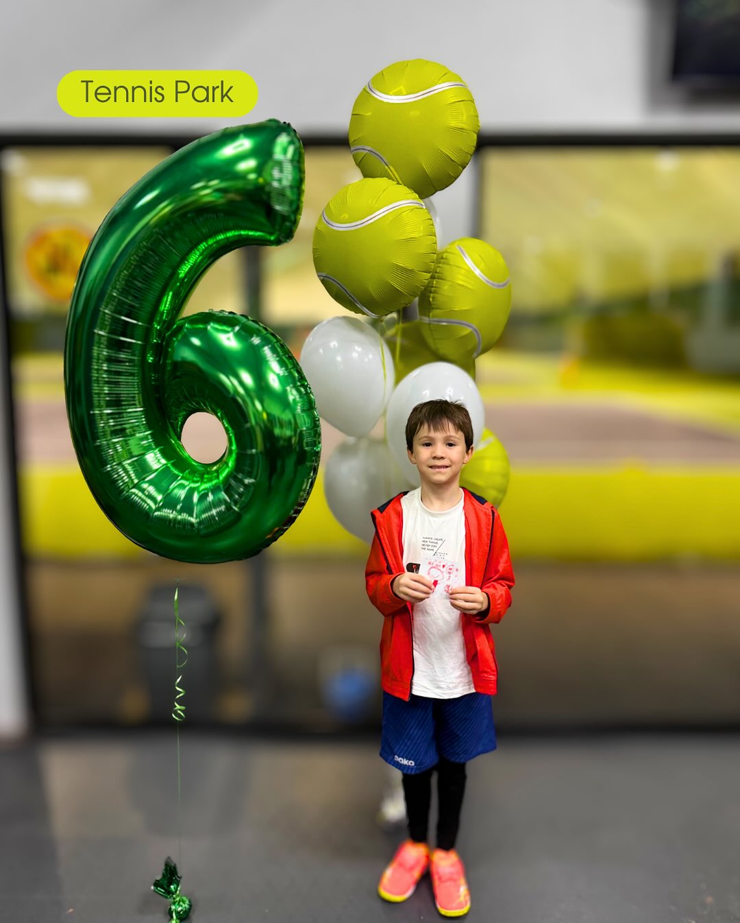 24 жовтня 2025 року Tennis Park святкує свої 6 років💚
За цей час ми стали місцем, де виростають чемпіони, формуються характери та народжується любов до спорту.
Ми висловлюємо щиру подяку директорам @filima2012 , @coach1701 , @liza.bubenets та тренерському складу за професіоналізм, відданість справі та внесок у розвиток клубу. Саме завдяки вашій щоденній праці Tennis Park є тим, чим він є сьогодні.
Окрема подяка кожному нашому клієнту, хто довіряє нам, обирає нас знову і знову та розділяє з нами цінності розвитку, сили та гри.
Ми обіцяємо й надалі вдосконалюватися, створювати ще більше можливостей для росту та дарувати вам яскраві спортивні емоції.
Найцікавіше — попереду🙌🏼
