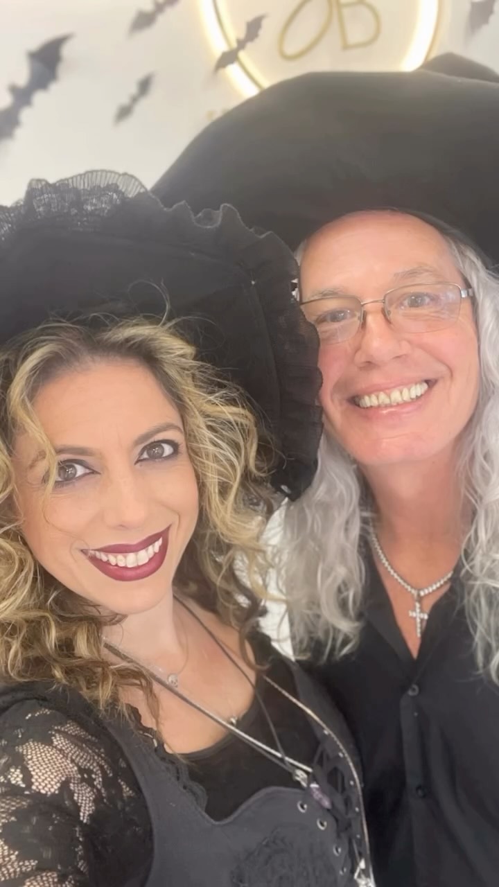 Happening now at @serafinasbeautybar #happyhalloween come in for a trick or treat!! #oceansideny #oceansidehairsalon