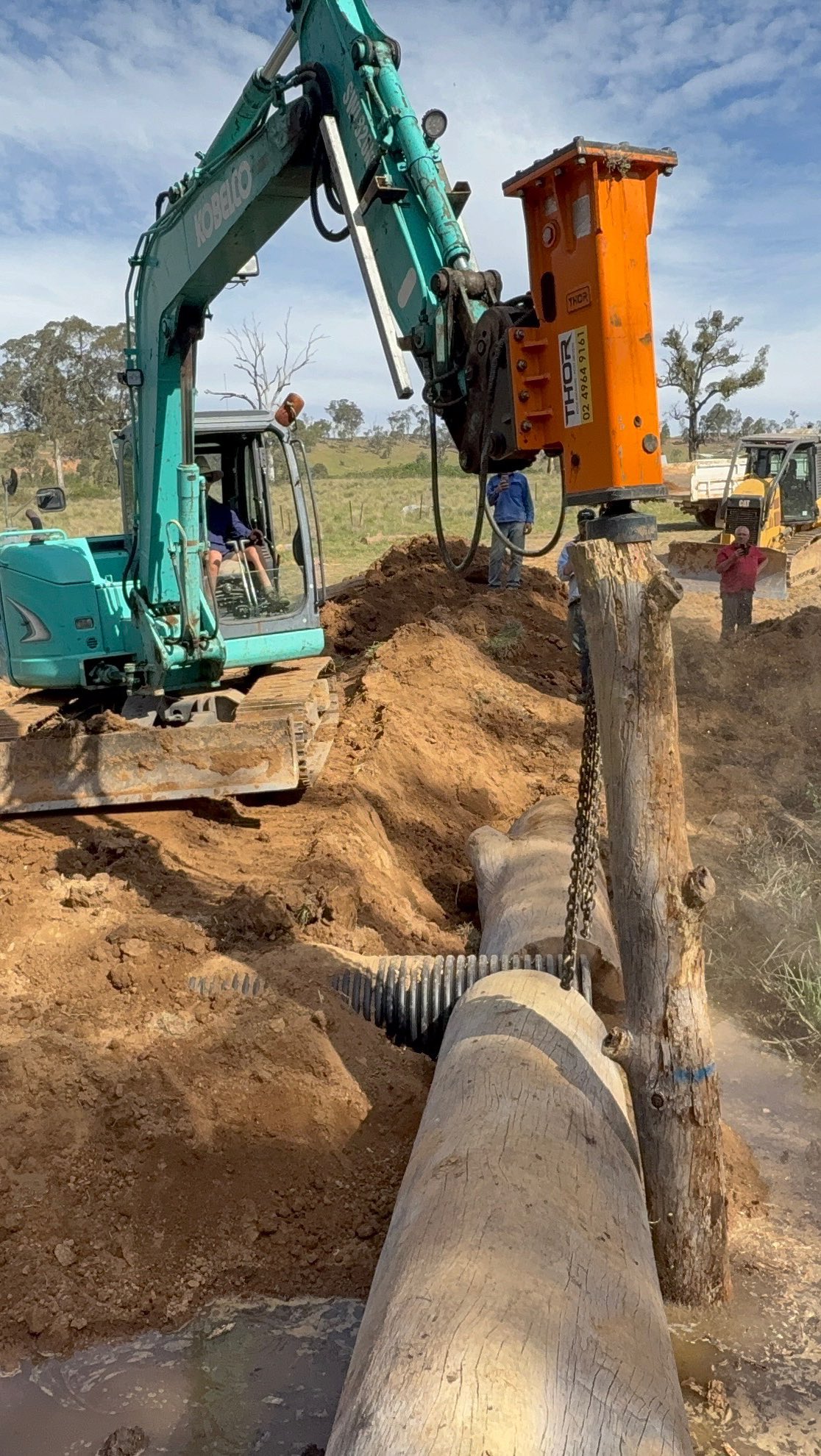 @tarwynparktraining first building landscapes four day advanced course, building ponds, contours, leaky weirs, stock crossings and a pelicans beak.
Rehydrating the great southern land 💧