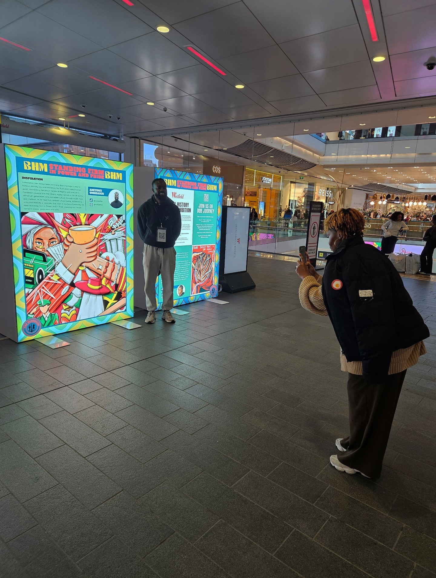 Stopped by @westfieldstratfordcity yesterday to check out my piece in the @thewindrushgla Black History Month exhibition. I was there for just a few minutes but got recognised by a few passersby, even got a hug from a nice stranger from California. LOVE BRO! π₯ πΈ: @piuprime
#Lawyartist