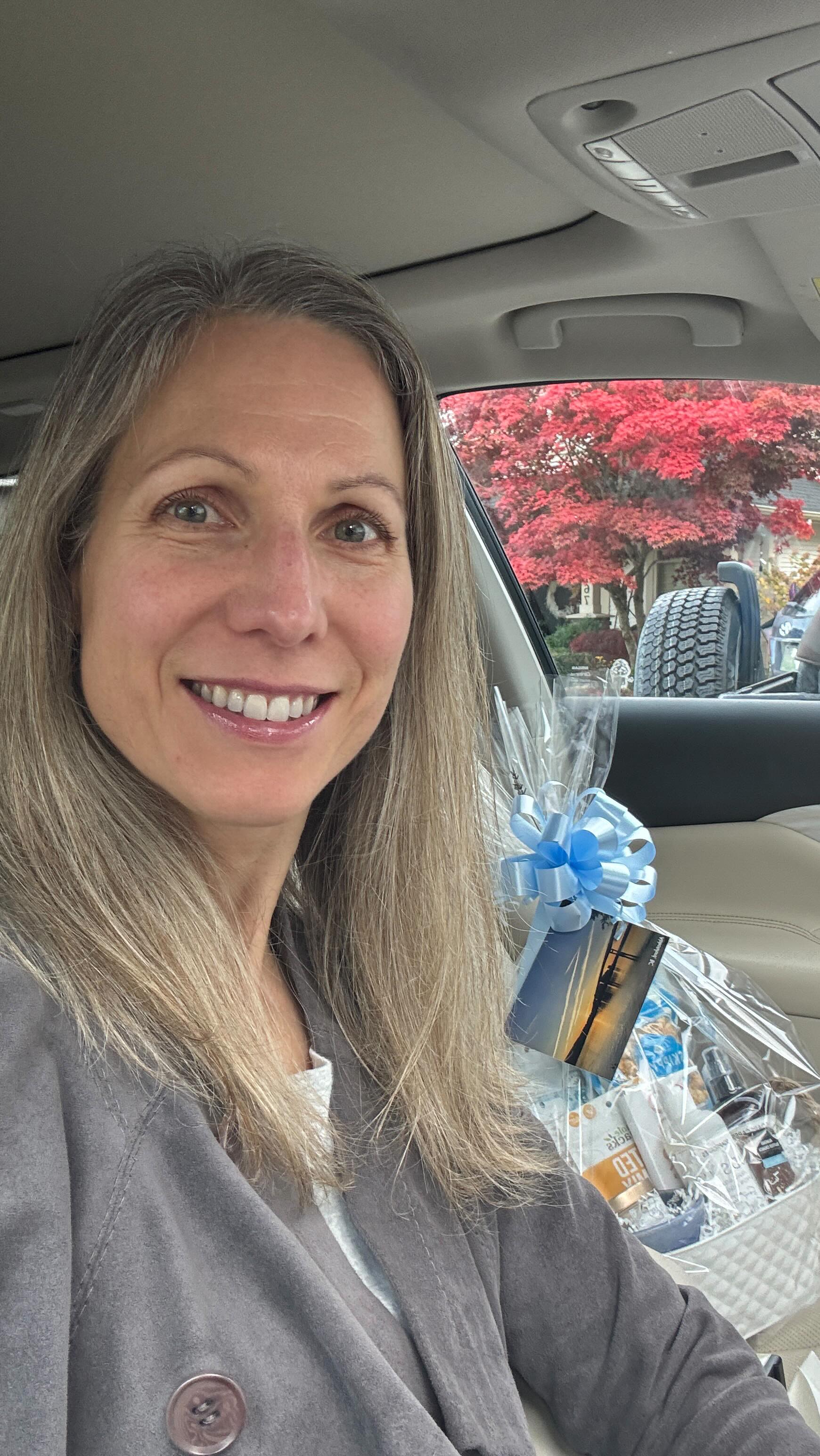 Morning! Basket delivery today and thought I’d share a little video of what’s inside. It’s been a while since I’ve posted one of these 🙂
#fraservalleybasketco #abbotsfordsmallbusiness #shoplocalbc #locallysourced #curatedgifting #supportlocalbusiness #giftbasketsbc #bcsmallbusiness #corporategifting #holidaygifting #giftinspiration