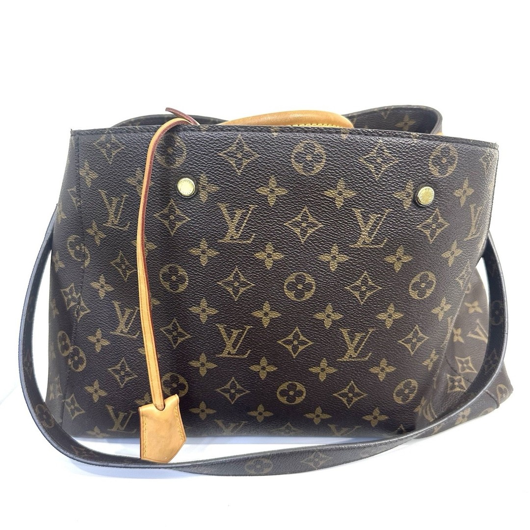 Only $1399! Elevate your style with this Louis Vuitton Monogram Montaigne MM shoulder bag. Crafted from coated canvas with gold-plated hardware and purple microfiber lining. Perfect for any occasion! ๐โจ #LouisVuitton #DesignerBag #FashionFinds #LouisVuittonMontaigne #DoubleHandles
https://ebay.us/m/c5pDWU
