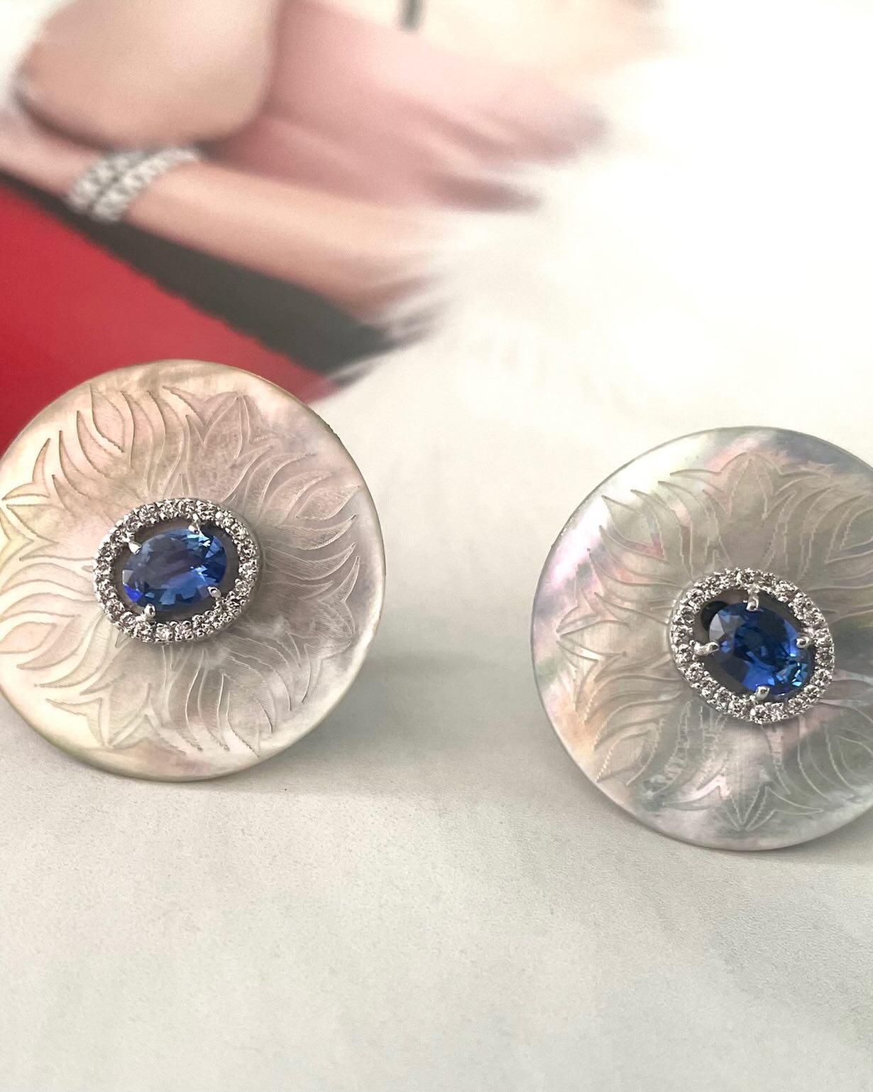 Classic with a twist #earrings #glamorous #unique jewelry #artist jewelry #fine jewelry #giftsforher #giftideas #paris vibe #parisienne