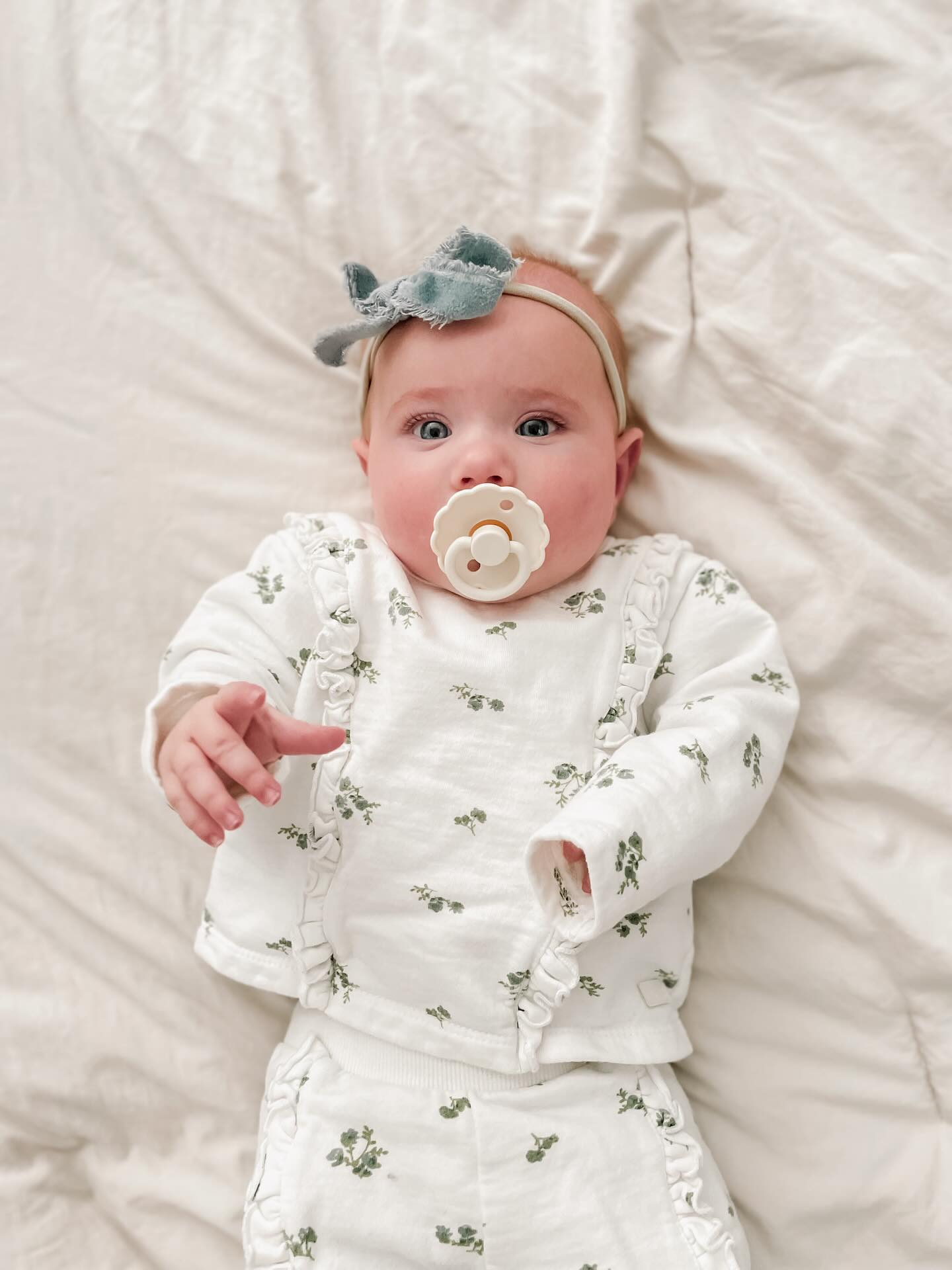 5 Months 💕
Bex is rolling for the hills. She tries so hard to keep up with Oakley. I absolutely love their bond and it just keeps getting stronger. Bex is showing more of her personality and is a happy camper and along for the ride. She giggles at everything and we absolutely love it!