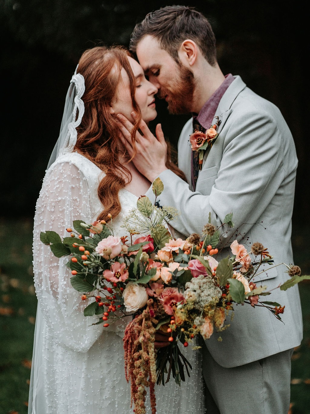 Autumn’s quiet magic ✨🍂
Styling & Concept @emmajanedesigns @stockton_house @upontheheathphotography
Photographer @upontheheathphotography
Videography @prsprfilms
Florals & candle hire @emmajanedesigns
Tablewear @casa_by_jj
HMUA @zoehughes_mua
Cake @the_cake_pavilion
Couple @englishrosecouple
Viels @w_collective
Venue @stockton_house
Dress @the_rebridal_boutique
Candles @esteranderik