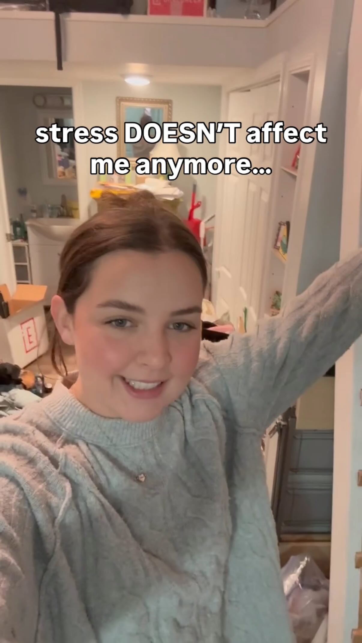 The STRESS of unpacking doesn’t get to me anymore because I have tools to regulate my nervous system 🙌🏻
Tools that really do help you:
⭐️Connect with your true self
⭐️Manage stress and emotions 
⭐️Release tension 
⭐️Function better 
It’s amazinggggg for singers and creatives, but everyone needs this! 
The mini course is self paced and you get to keep it FOREVER!! 
🗓️ it’s out MONDAY NOV. 3 at NOON ET!!!
DM or comment “MINI COURSE” for me to send the link when it drops!! 
Much love,
Emily 💕