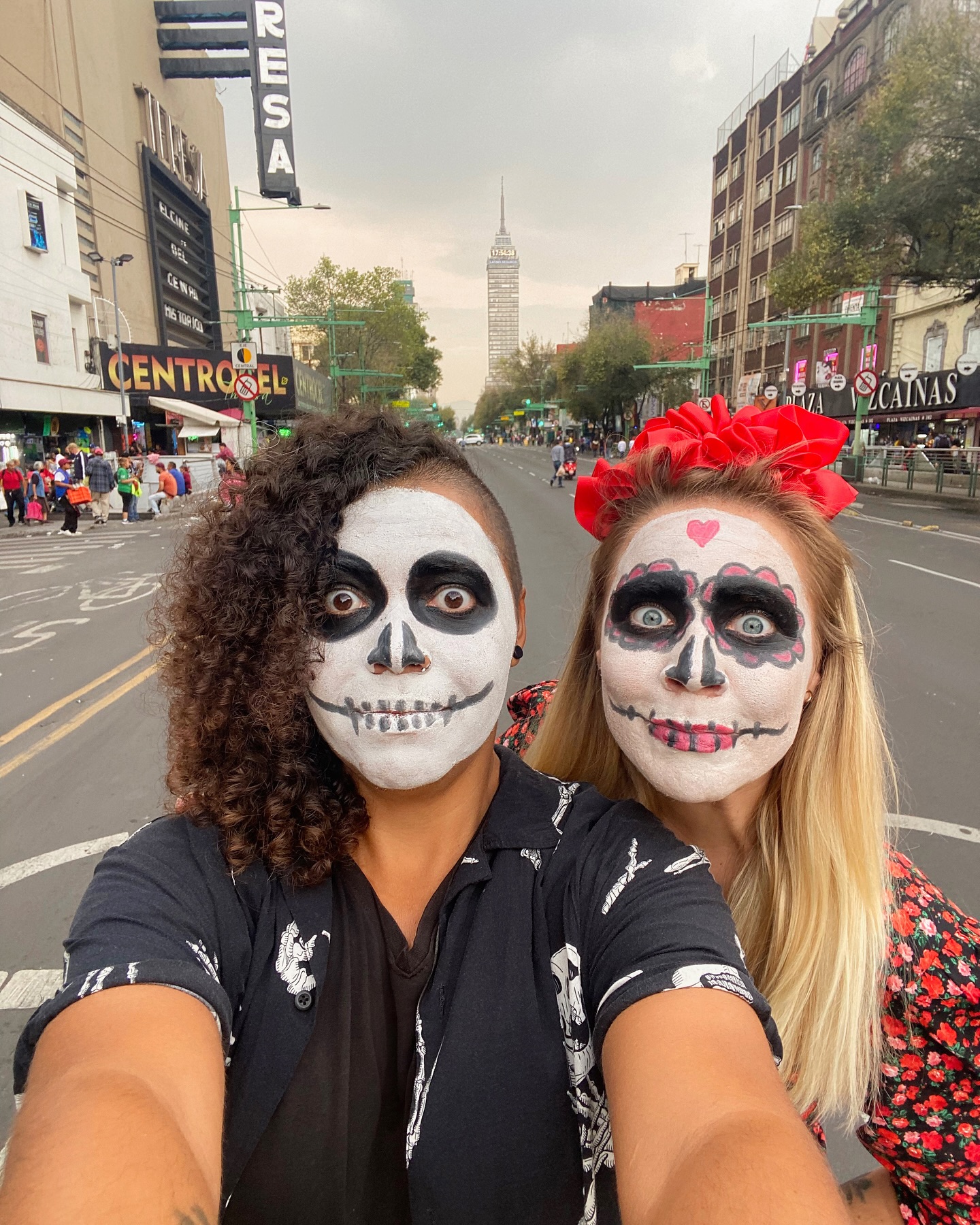 Nothing compares to experiencing Day of the Dead in Mexico City and Mixquic. Feliz Día de las Muertos!🇲🇽💀🌼🕯️
#díadelosmuertos #mexico #mexicocity