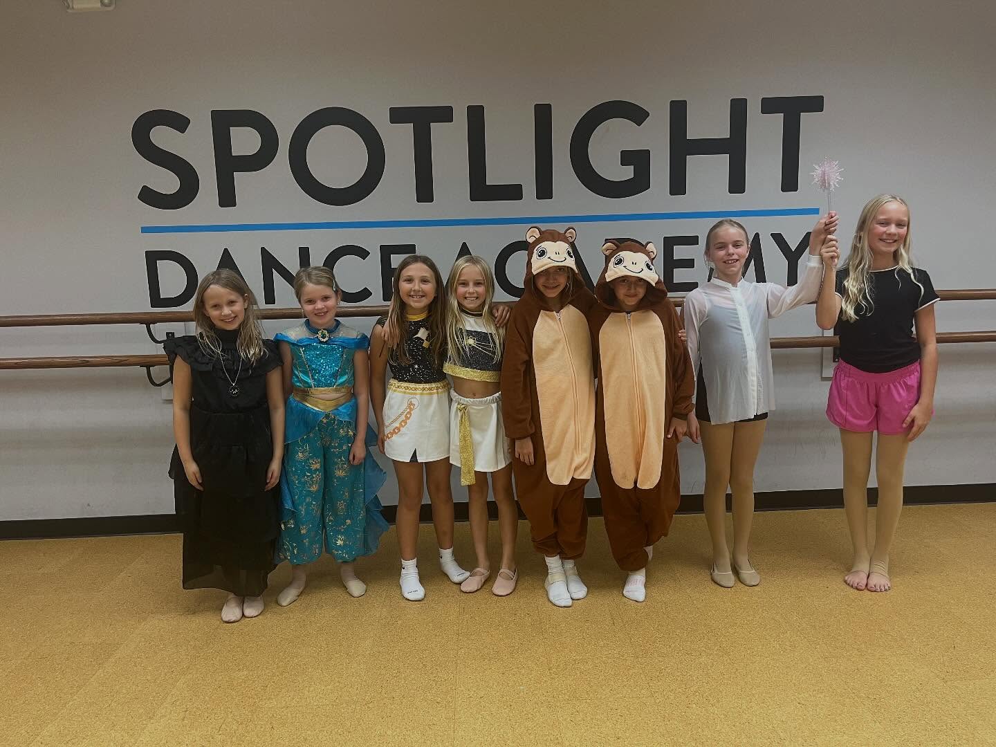 Happy Halloween!!🎃 We had so much fun seeing everyone’s costume in class this weeks. Have a safe & fun time trick or treating tonight!👻