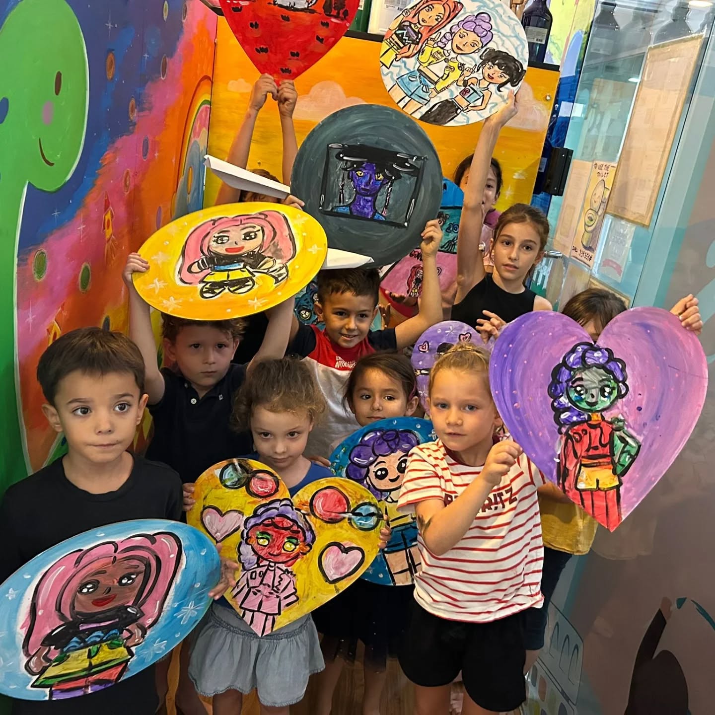 K-pop Demon hunter camp went well today!! We love hosting camps and play dates 💕 Dm us to get more info!!
#photooftheday #instaphoto #throwback #tuesday #october #sofun #weloveart #artcamps #canvaspainting #fun #kpop #demonhunter #morecomingsoon