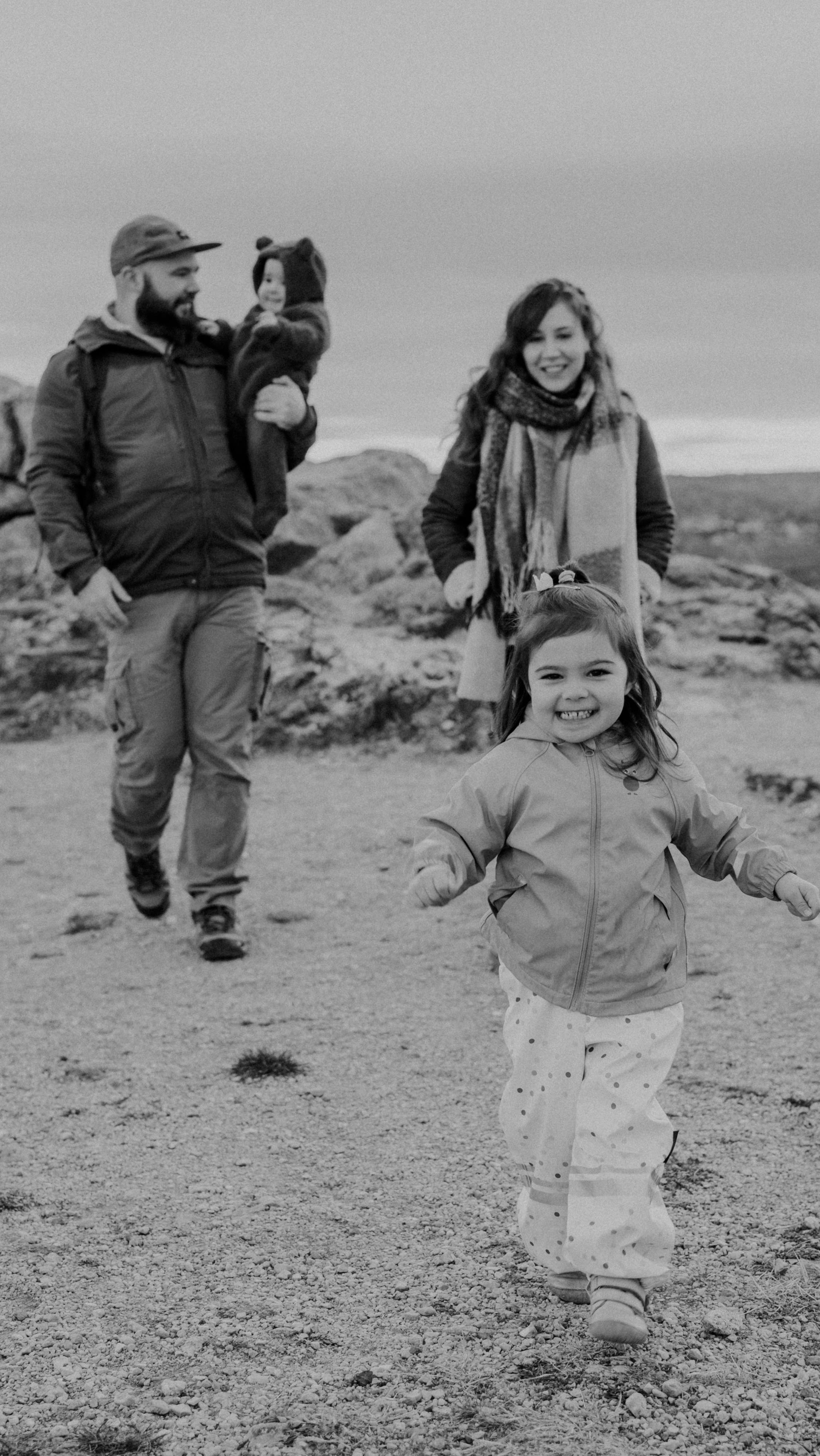 Let's make the most of the beautiful fall weather! 🍂Join me for an outdoor photoshoot before the chill sets in. DM to book your spot!
.
.
.
#fallphotoshoot #outdoorphotography #lifestyleportraits #fallstyle #familyphotosession #familyphotography #portraitstyles_gf #csaladifotozas