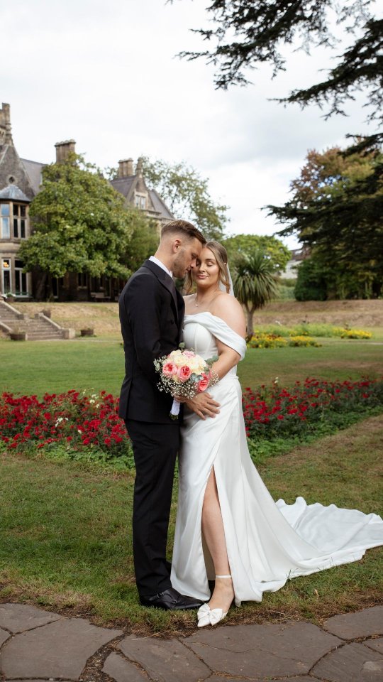 The most beautiful wedding photographed at Insole Court, in Cardiff! 🤍
Congratulations Libby & Josh, I loved photographing your big day.
I am now booking 2026 weddings, covering South Wales and beyond ✨️
.
.
.
.
.
.
#cardiffphotographer
#cardiffweddingphotographer
#insolecourtwedding
#CardiffCouples
#weddingphotographeruk
#SouthWalesWeddings
#southwalesweddingphotographer