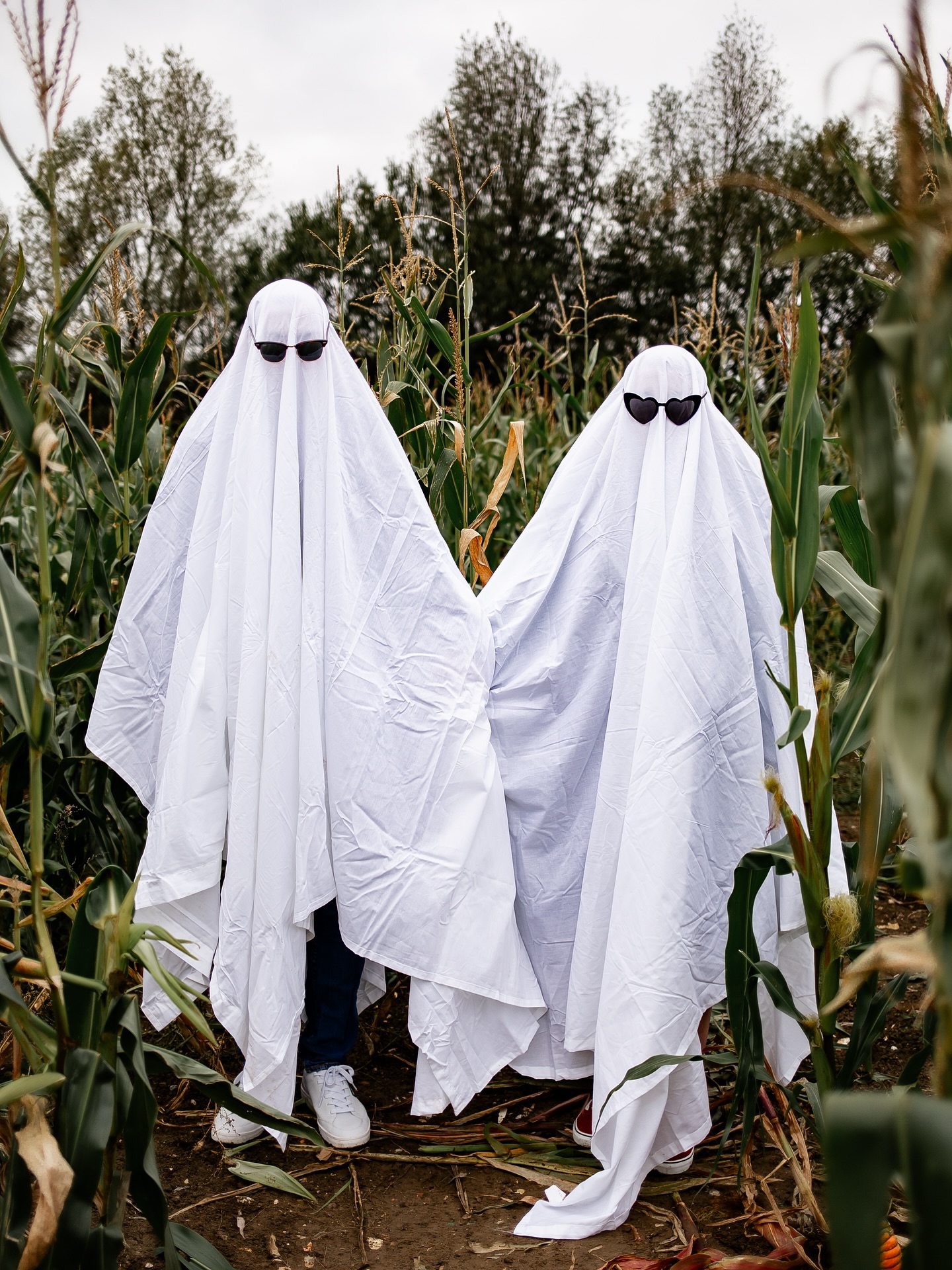 // 👻 \\
Just two ghosts in love, haunting the pumpkin patch! Who said engagement photos have to be serious?
Autumn engagement shoots hit differently when you bring your spooky A-game. Proof that they can be anything but ordinary... 10/10 recommend embracing the weird and making it so you!
Bring your chaos, your sunglasses, and maybe a bedsheet or two... I’ll handle the rest!
#shotbypinky 🖤 #pinkypromisephotographyuk
Helen is a published fun and inclusive wedding photographer based in East Anglia (Norfolk and Essex), also covering events in London, Cambridgeshire, Suffolk, Kent and beyond. With a relaxed and unposed approach offering colourful authentic imagery of folks in love having their best day!